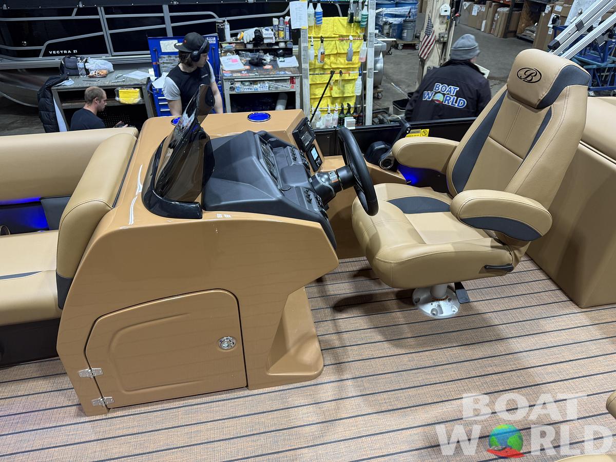 2026 Bentley Pontoons Legacy 220 Navigator Quad Lounge