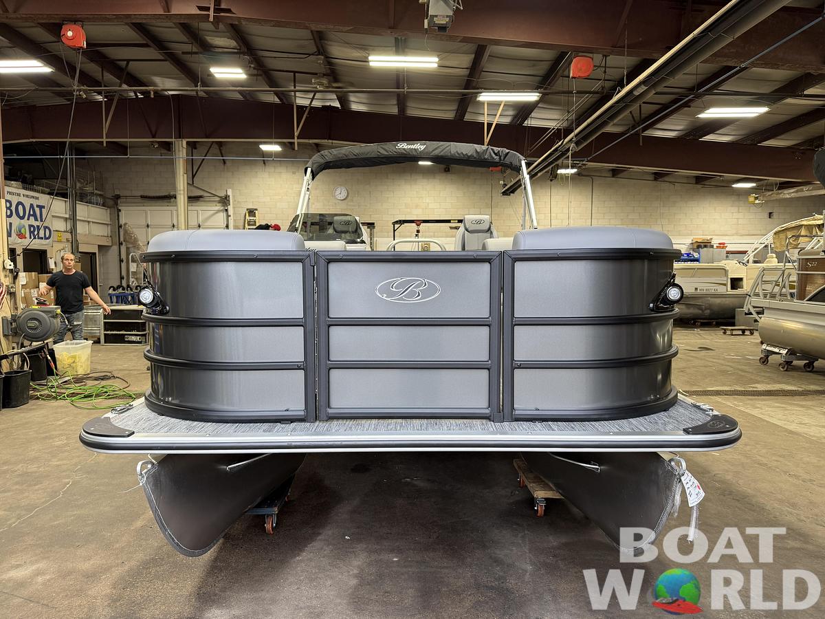 2026 Bentley Pontoons Legacy 220 Swingback 