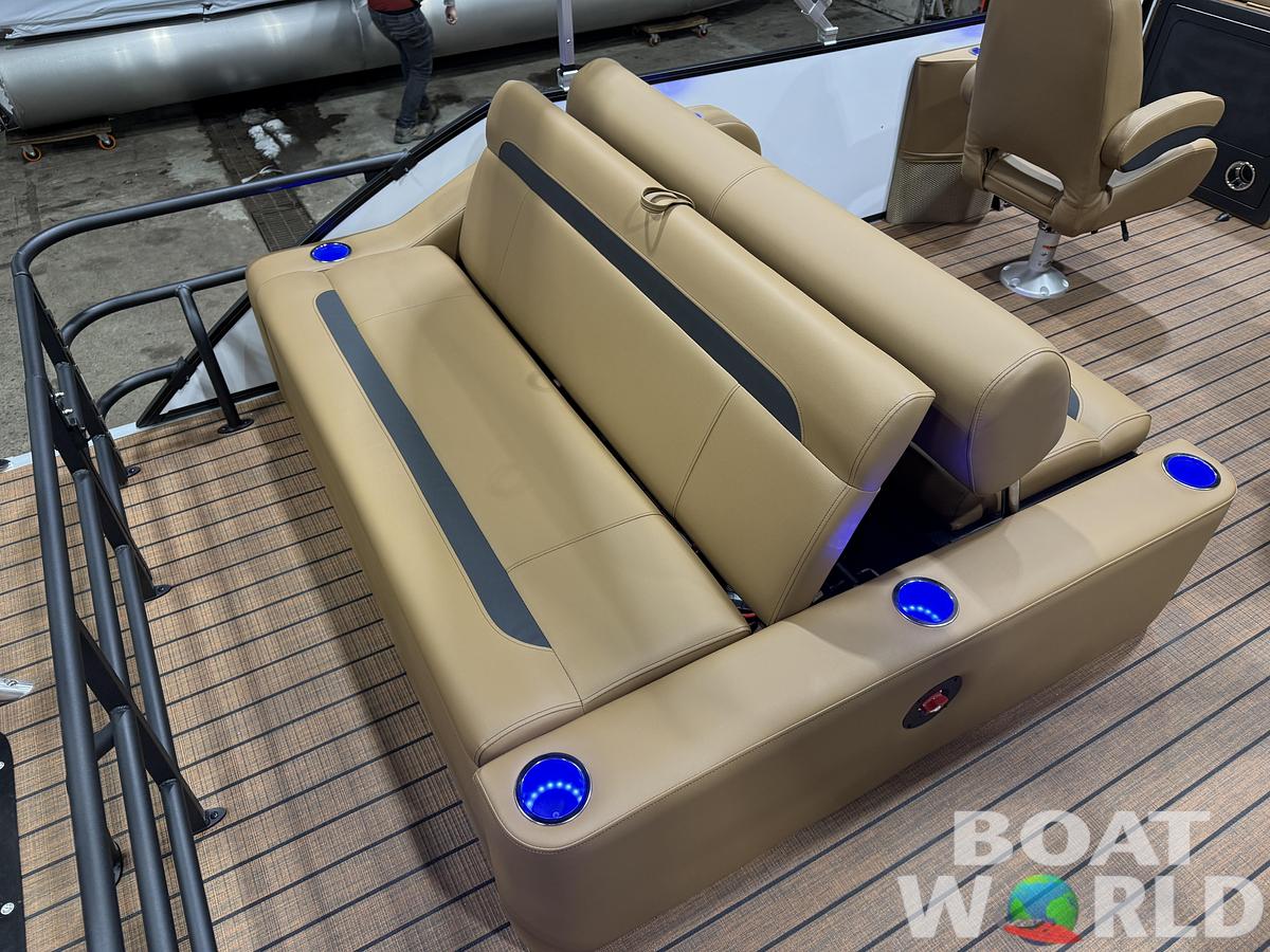 2026 Bentley Pontoons Legacy 220 Swingback