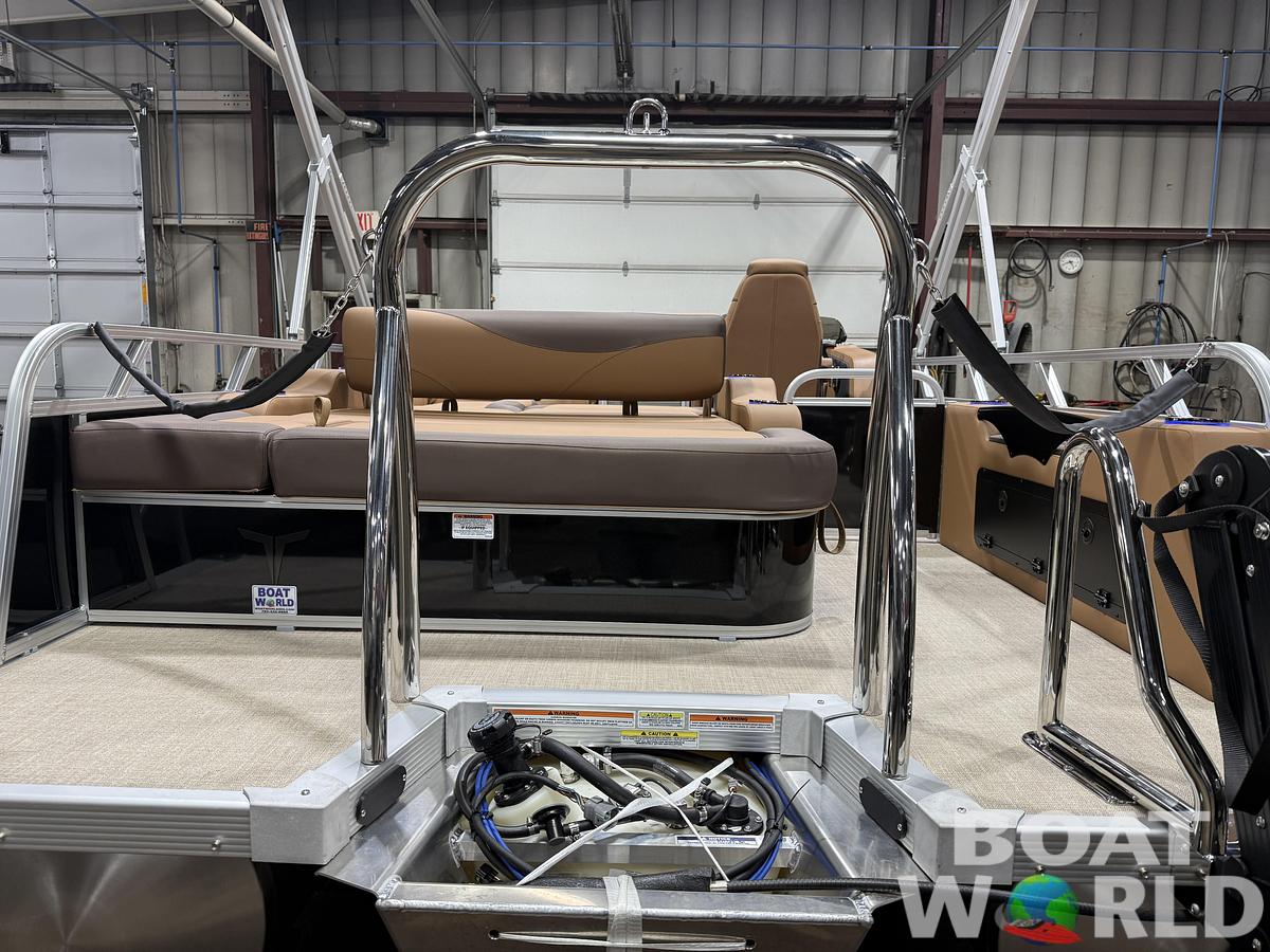 2027 Tahoe LTZ 2385 VRB SE Swingback Pontoon $41995