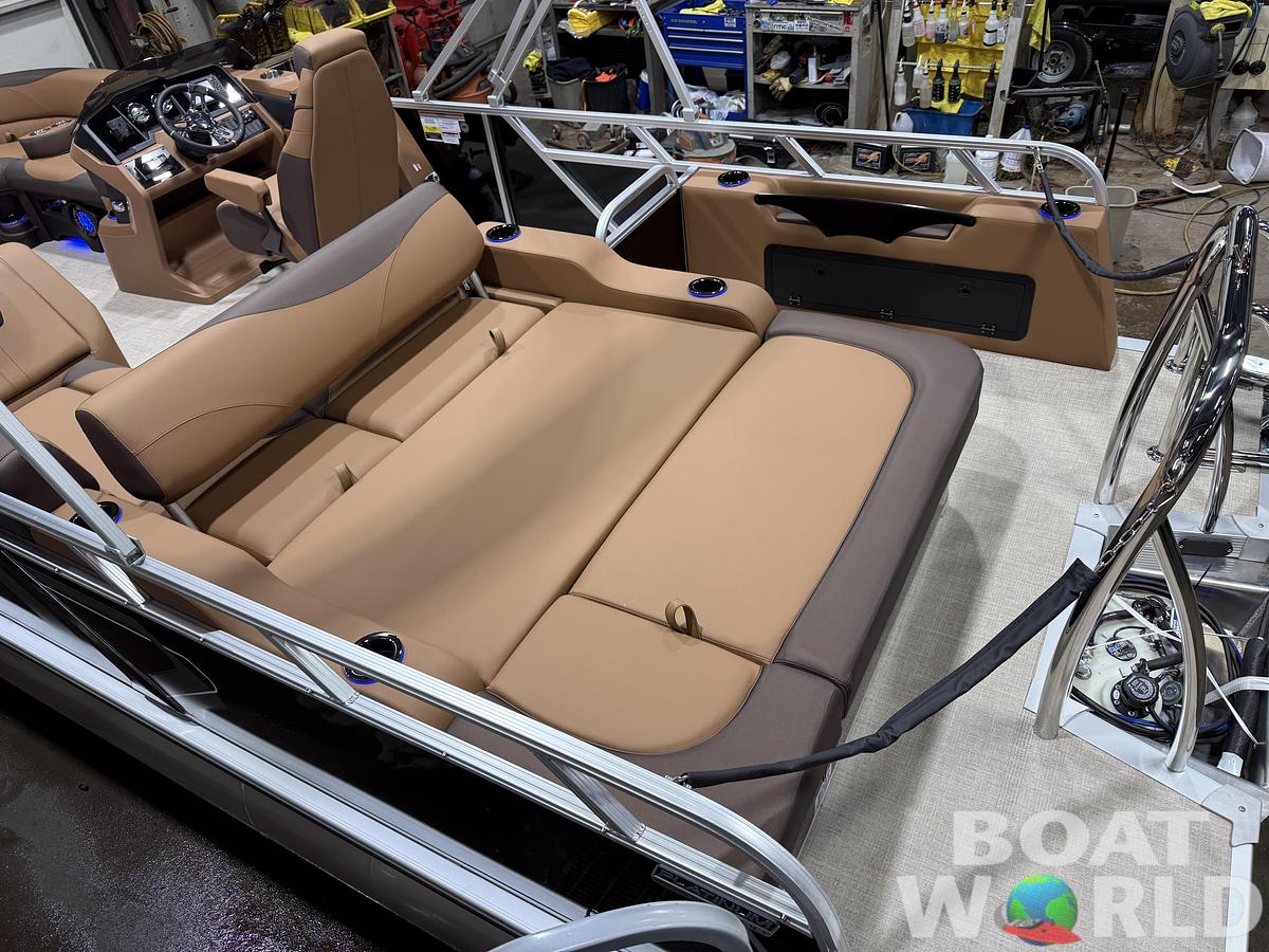 2027 Tahoe LTZ 2385 VRB SE Swingback Pontoon $41995