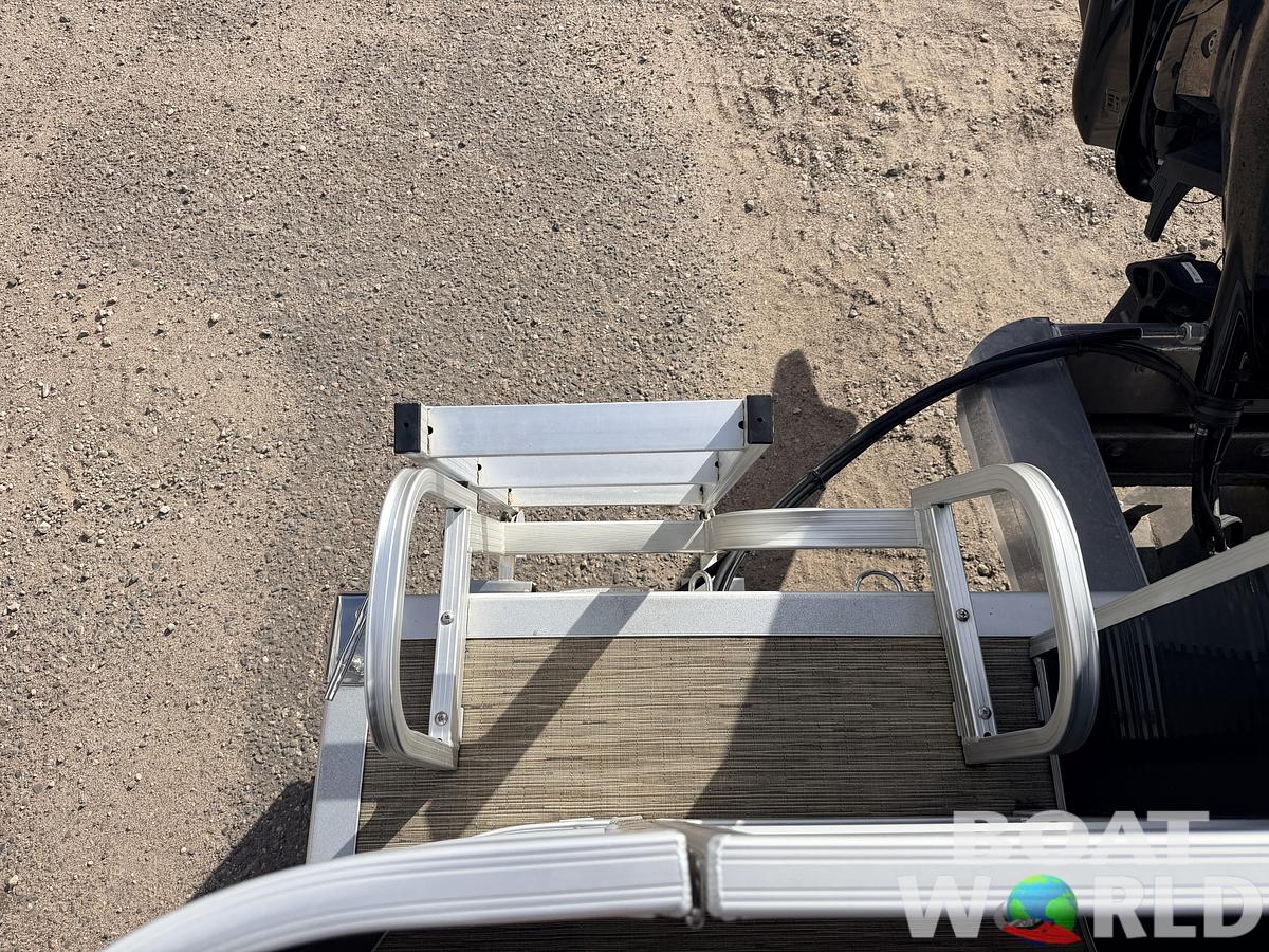 Used 2023 Bennington S20 F & 70HP Suzuki 4Stroke -$27,995