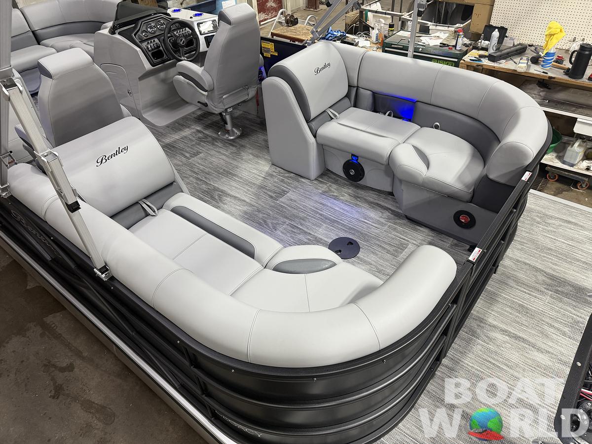 2026 Bentley Pontoons Legacy 223 Navigator Quad Lounge Tritoon 