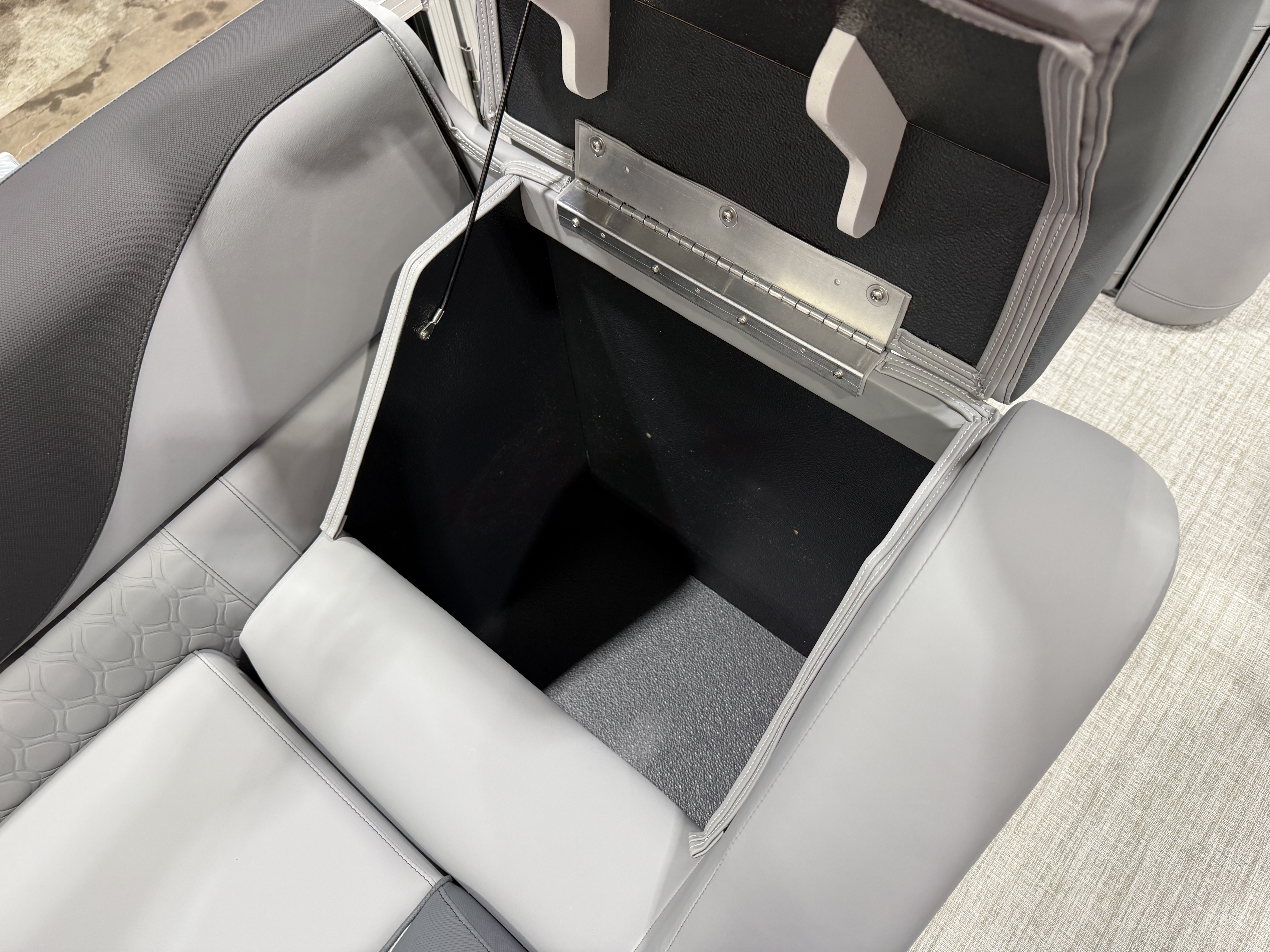 2027 Tahoe LTZ 2385 VRB SE Swingback Pontoon $42995