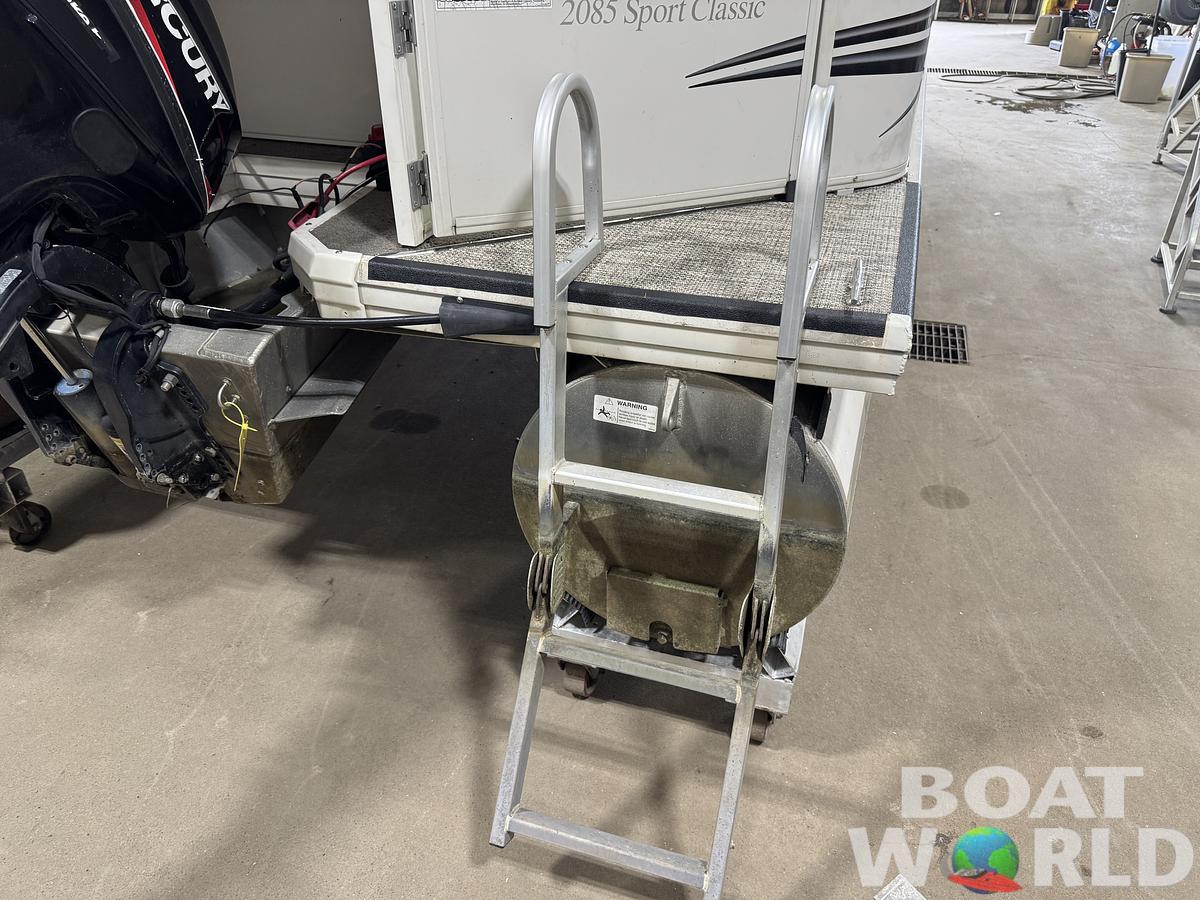 Used 2006 Crestliner  2085 Sport Classic Pontoon