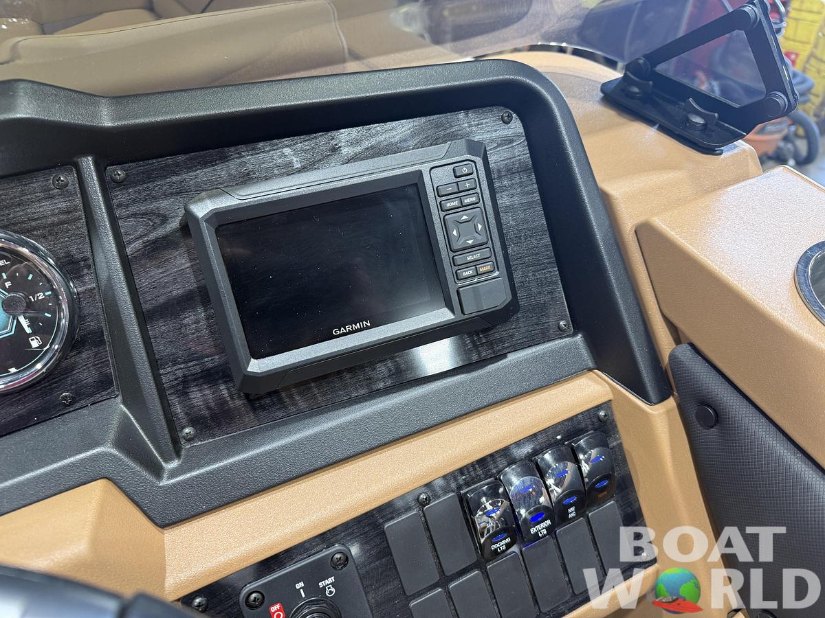 2027 Tahoe Sport VRB Premium 2385 Swingback & 4-Stroke $37995