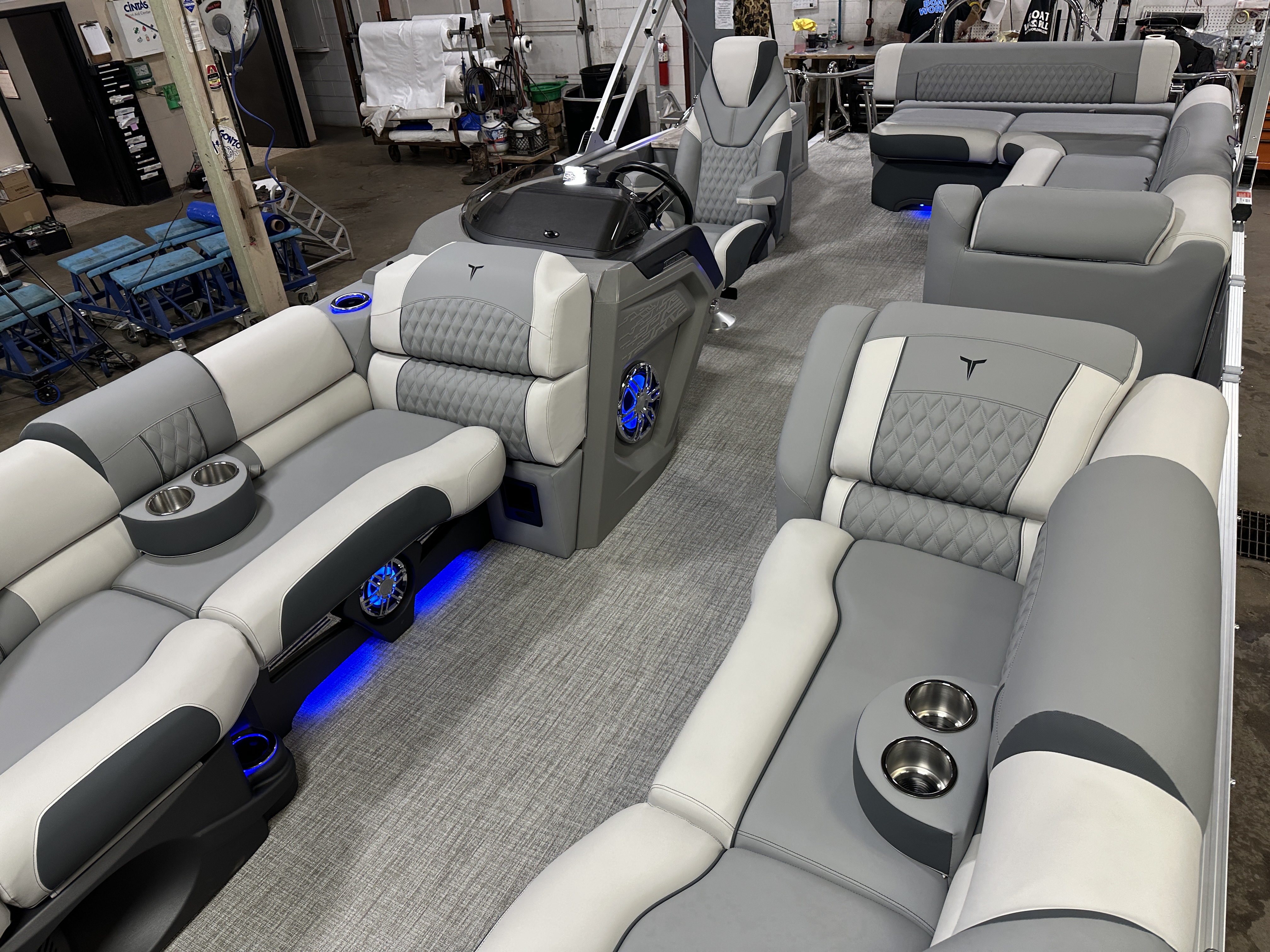 2025 Tahoe Pontoons Cascade 2385 Cruise Rear Bench (CRB) & Honda 4-Stroke EFI