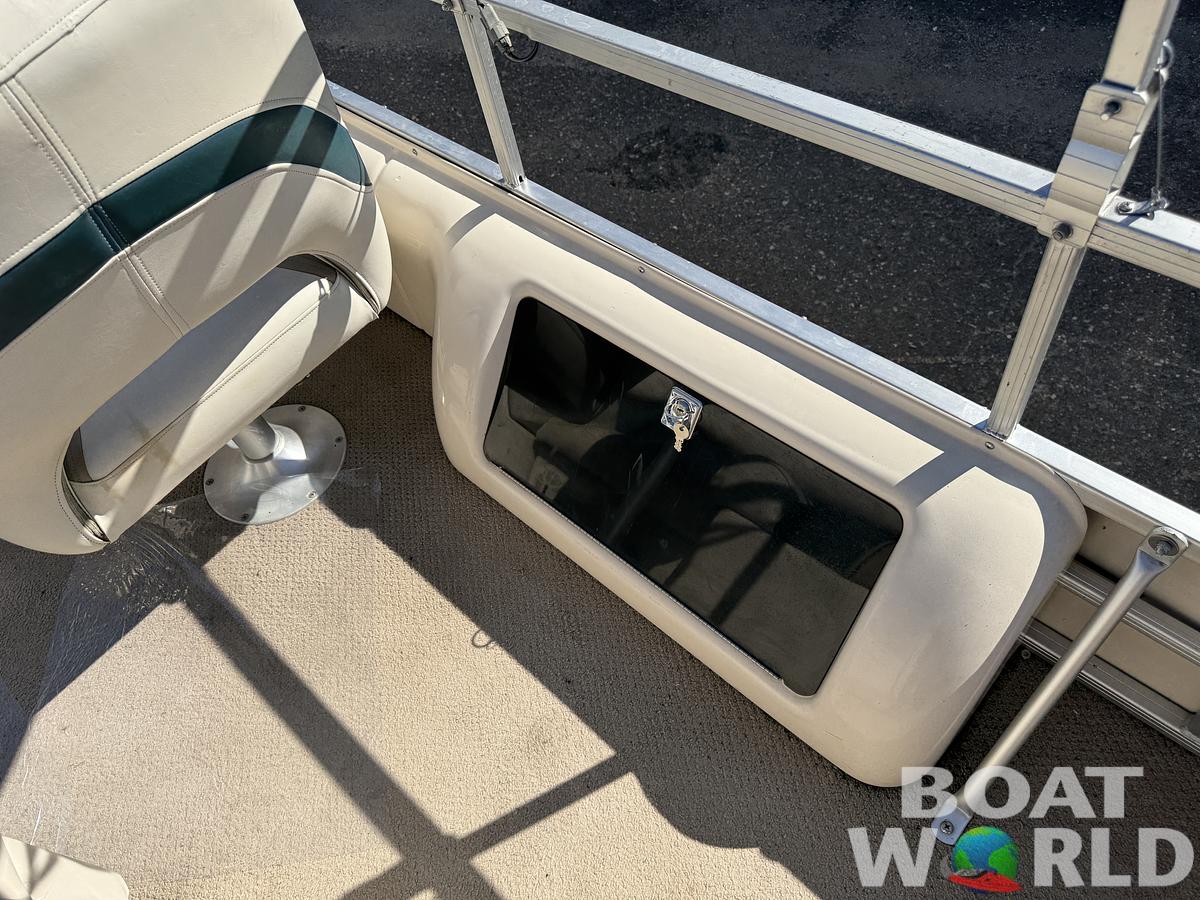 Used 2004 Sweetwater 2222 DF Pontoon