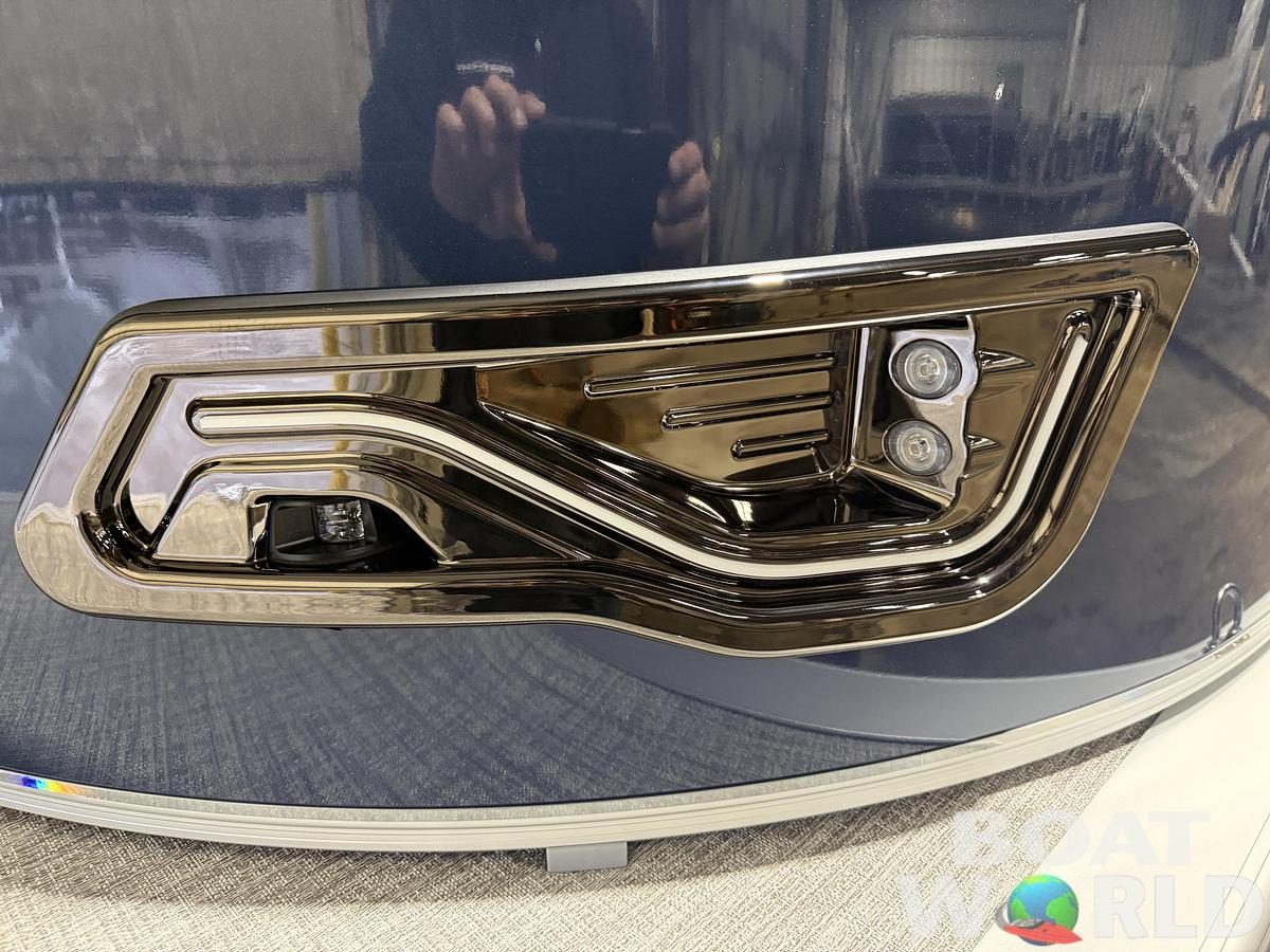 2026 Tahoe Pontoons LTZ 2385 Swingback (VRB) Tritoon