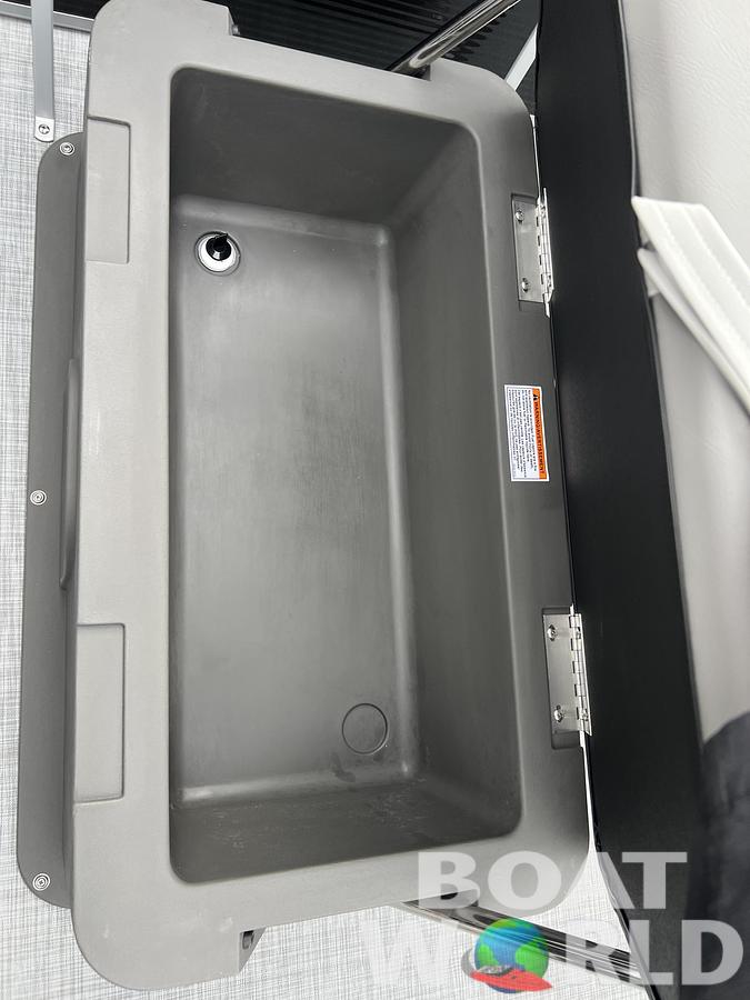 2026 Princecraft Vectra 23 RL Dinette Swingback Pontoon