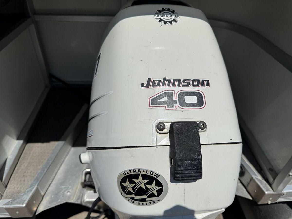 Used 2003 Weeres 220 Sun Deck SE Pontoon