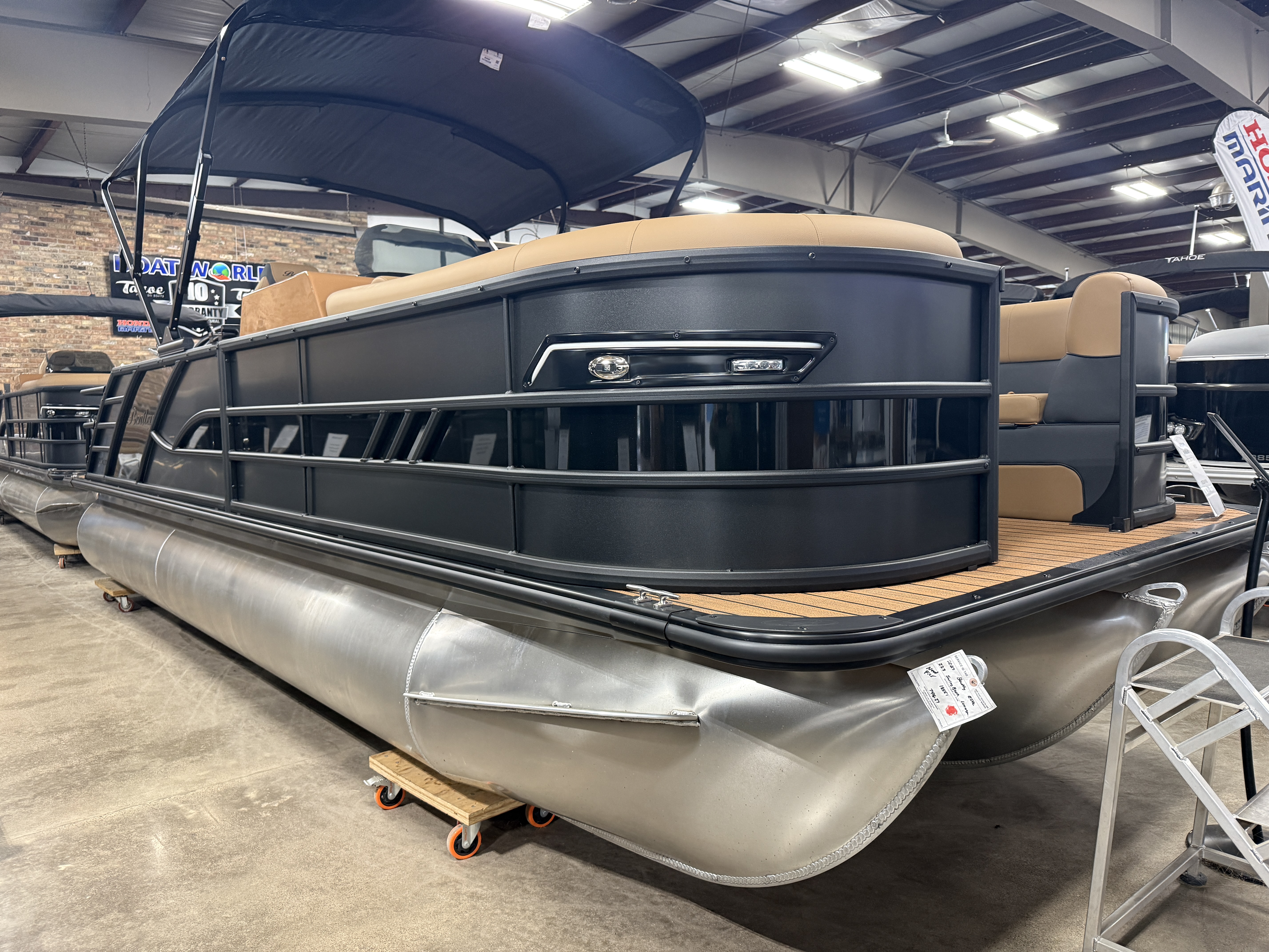 2027 Bentley Pontoons Elite 223 Admiral Quad Lounge Tritoon $63995