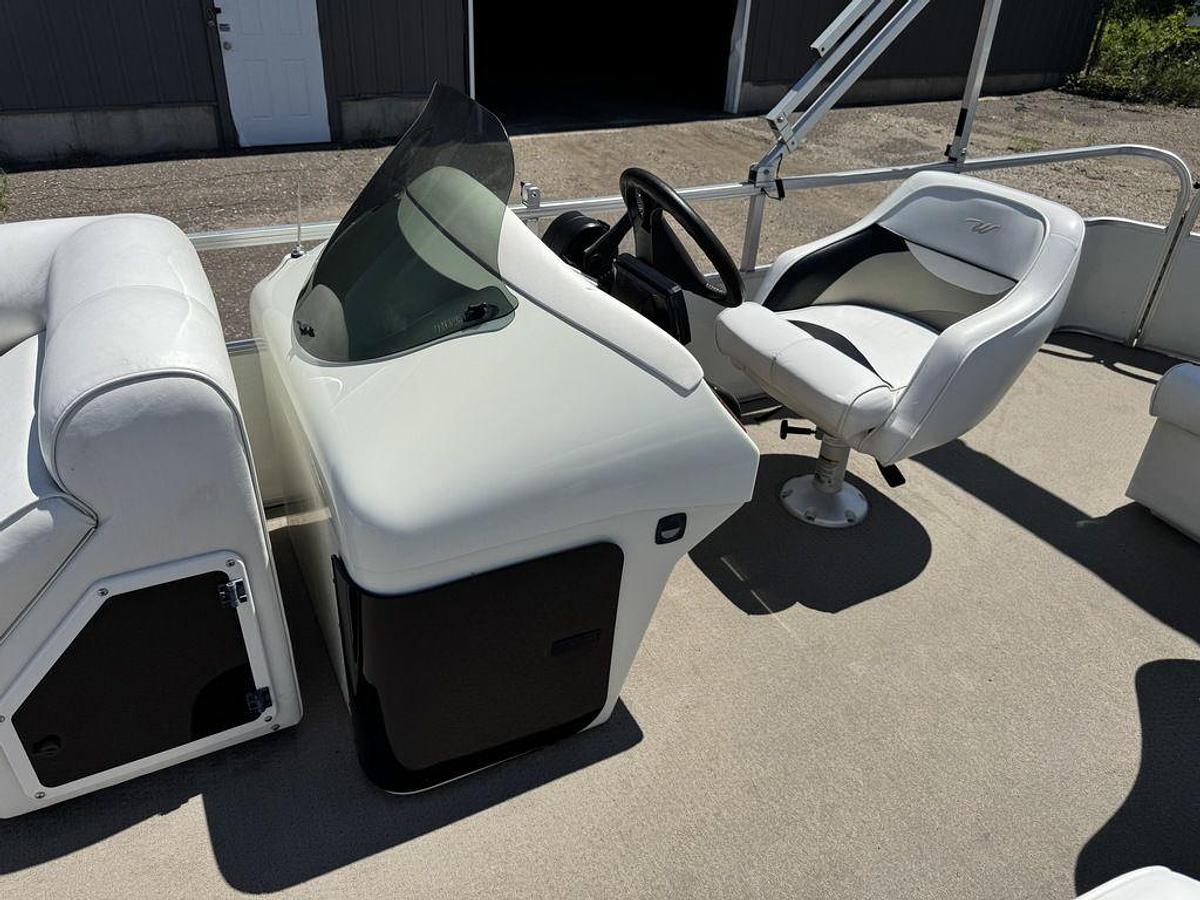 Used 2003 Weeres 220 Sun Deck SE Pontoon