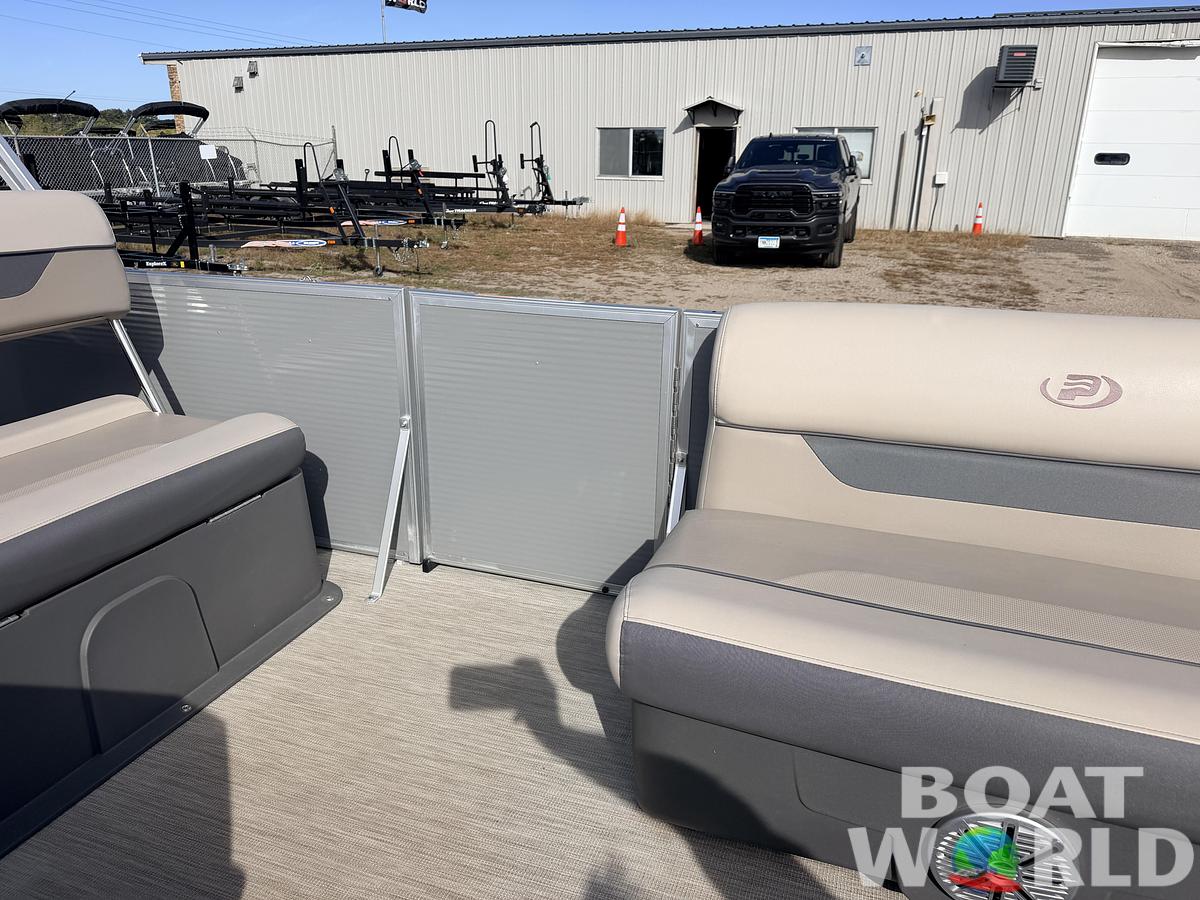 Used 2020 Princecraft Vectra 21 Rear Lounge Dinette Pontoon & 60HP Mercury 4Stroke -$24,995
