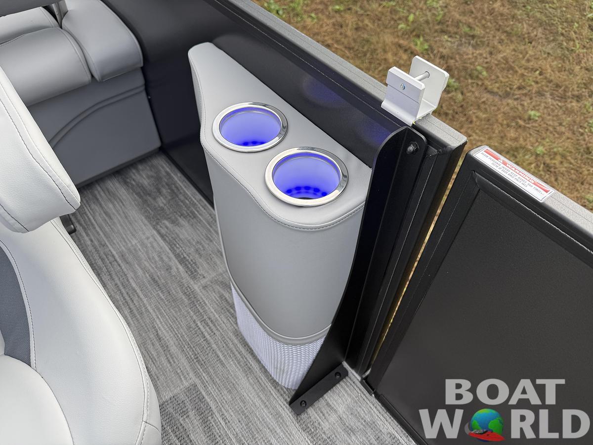 2026 Bentley Pontoons Legacy 223 QSB Swingback Tritoon 