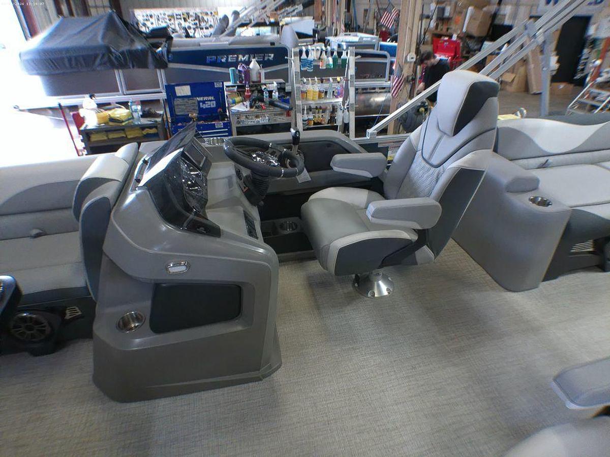 2025 Tahoe Pontoons LTZ 2385 Quad Lounge Shift SS & Honda 4-Stroke EFI