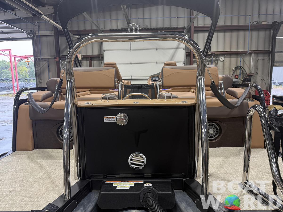 2027 Tahoe LTZ 300HP QLS 2585 Tritoon $71,995