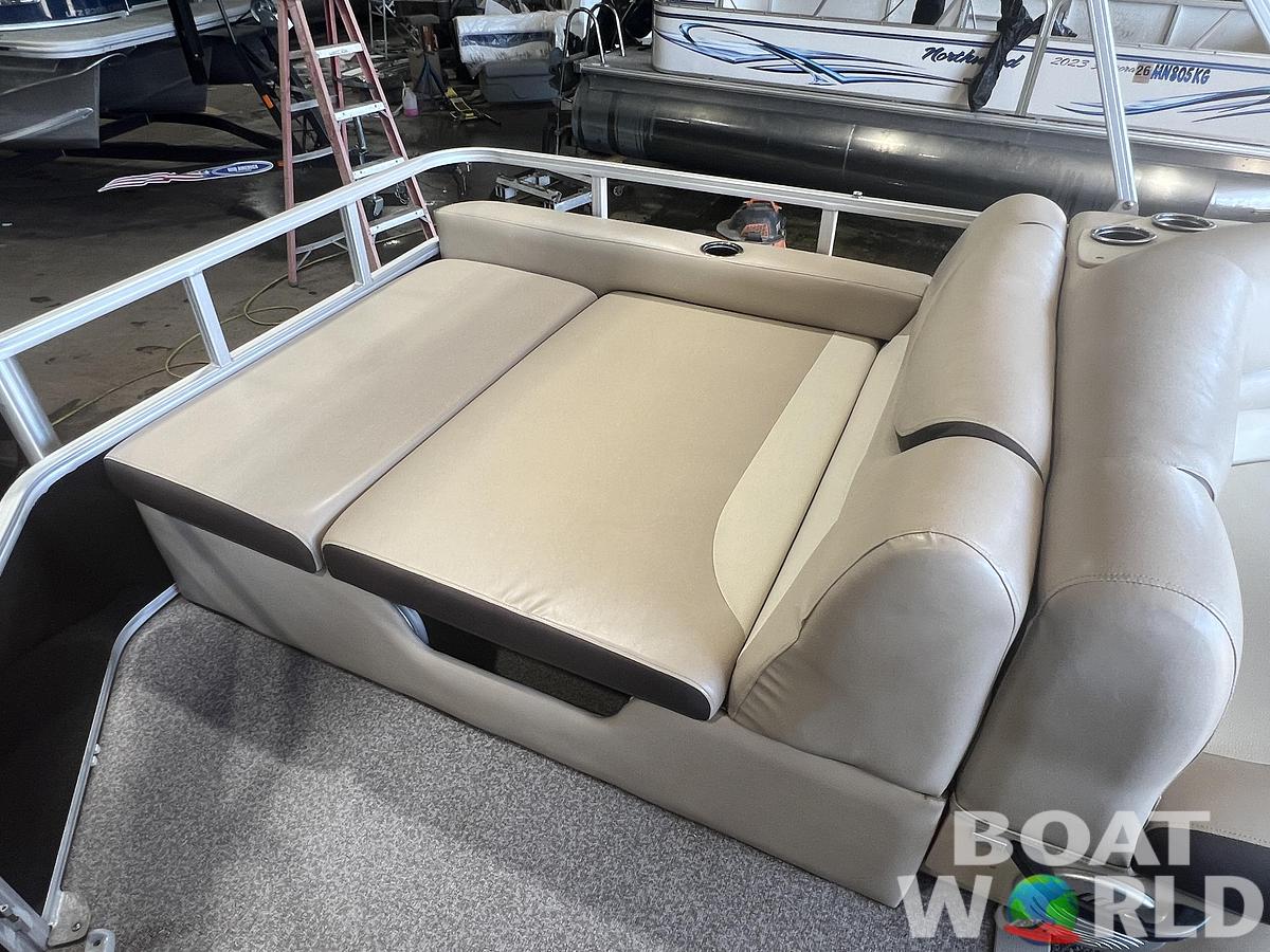 Used 2016 Sun Tracker Party Barge 22 DLX XP3 Tritoon & 150HP Mercury 4Stroke