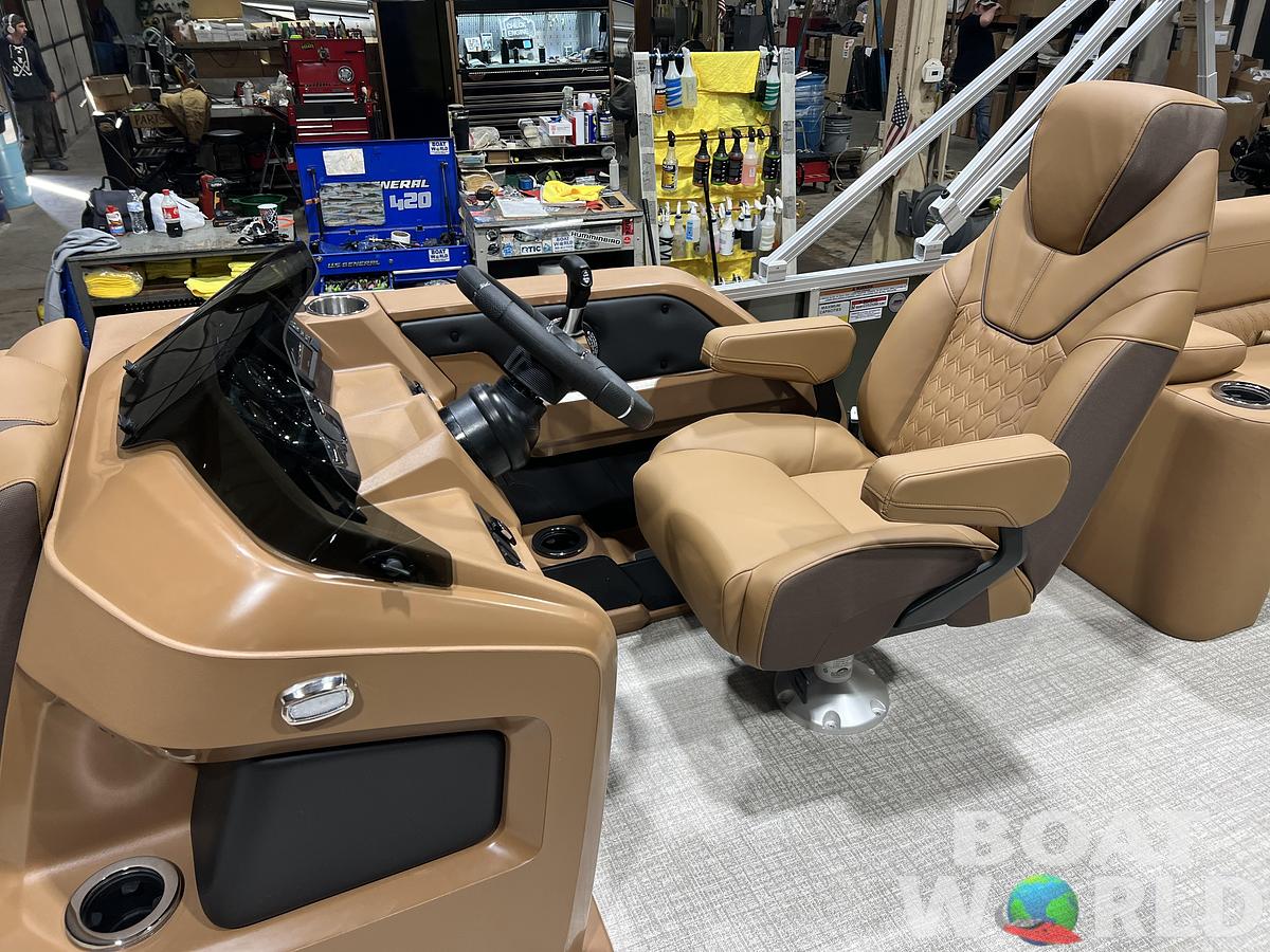 2026 Tahoe Pontoons LTZ 2385 Elite Cruise Tritoon 