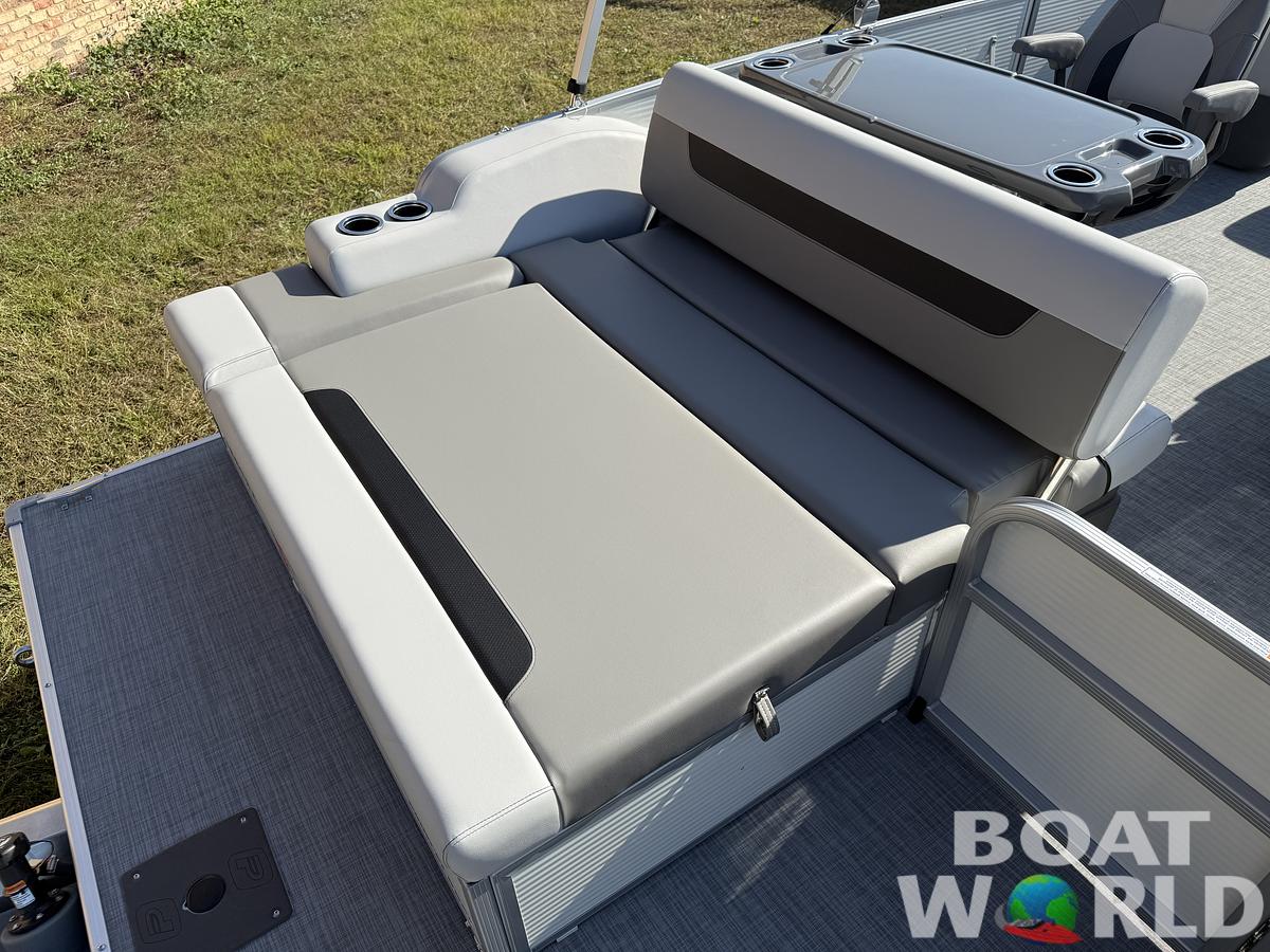 2026 Princecraft Vectra 23 RL SS Swingback Pontoon & Mercury 4-Stroke EFI