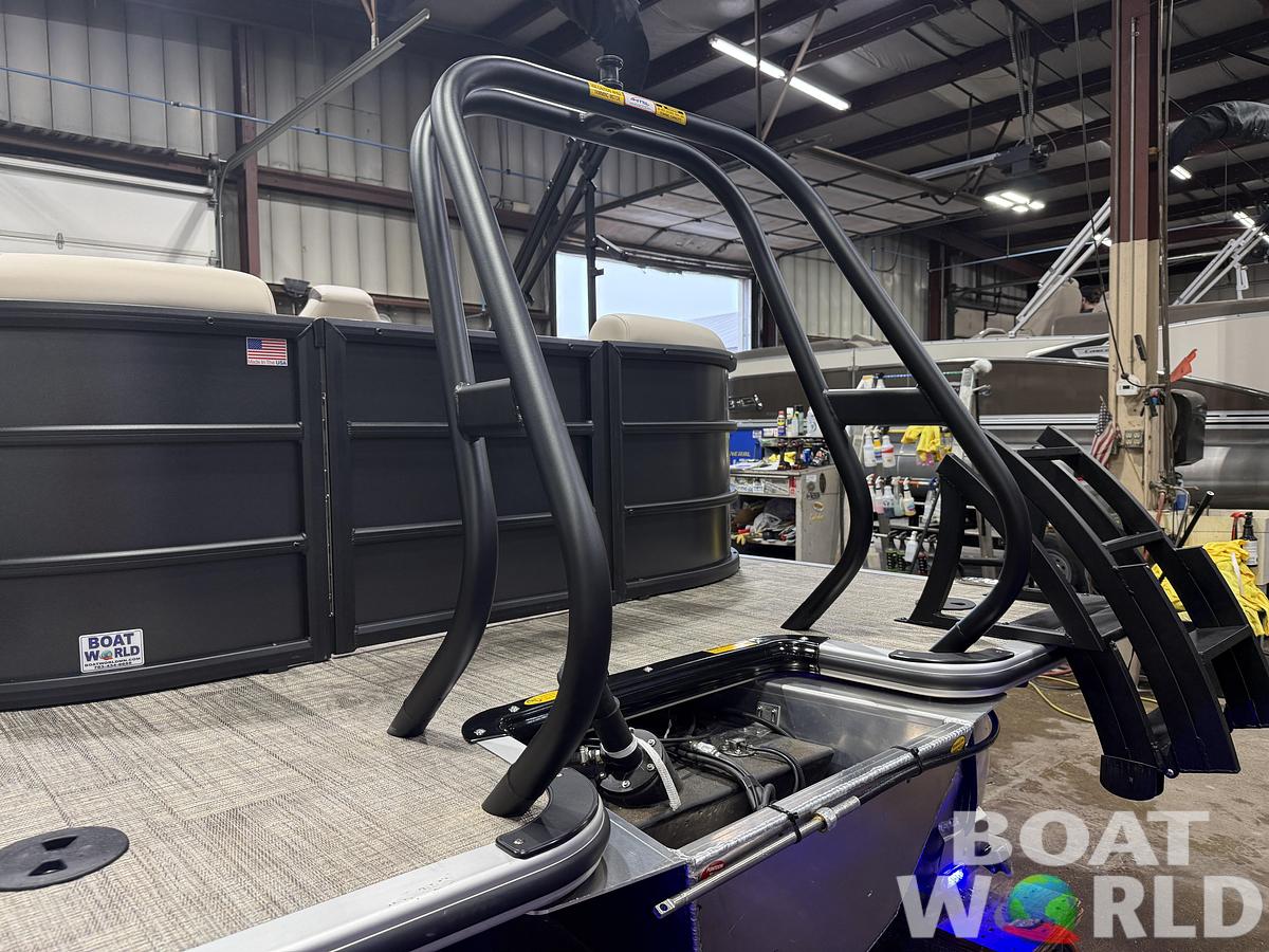 2027 Bentley Legacy 220 Navigator Quad Lounge Pontoon $42995