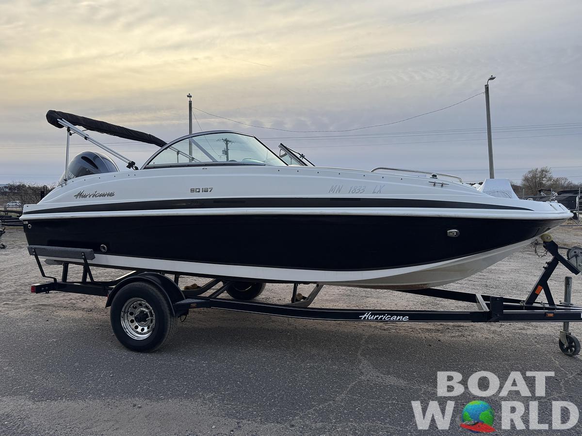Used 2019 Hurricane SunDeck 187 with 150HP Yamaha Fourstroke EFI Outboard