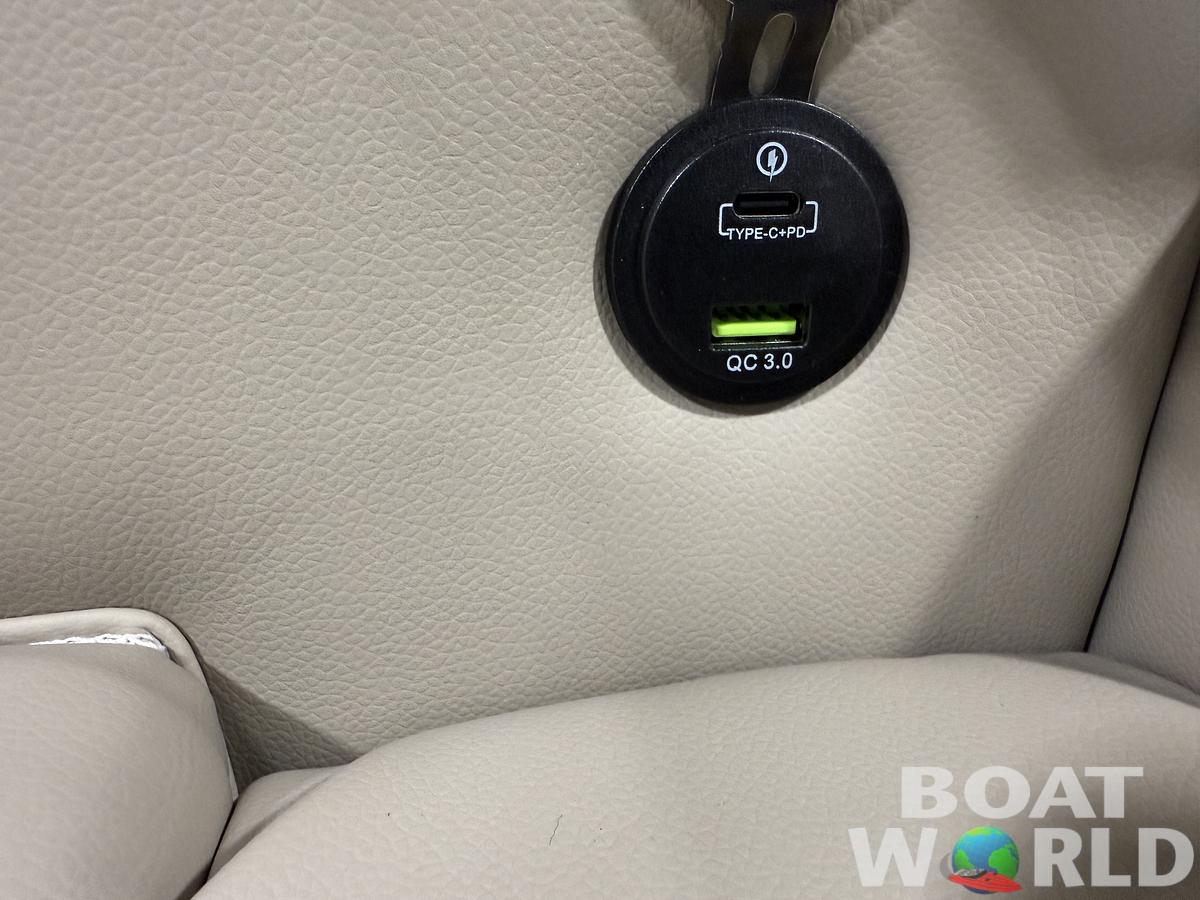 2026 Tahoe Pontoons Sport 2385 Swingback (VRB) & Honda 4-Stroke EFI