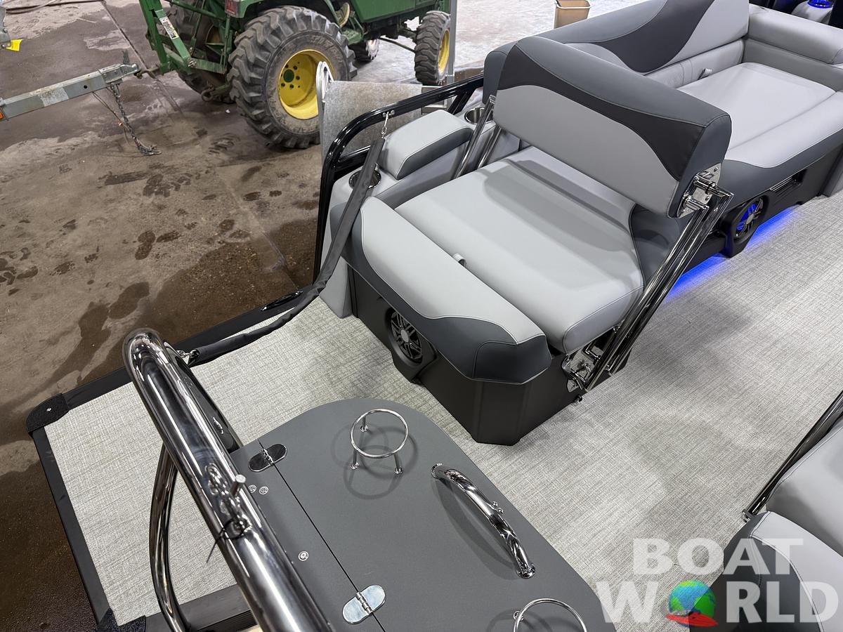 2027 Tahoe LTZ 300HP QLS 2585 Tritoon $71,995