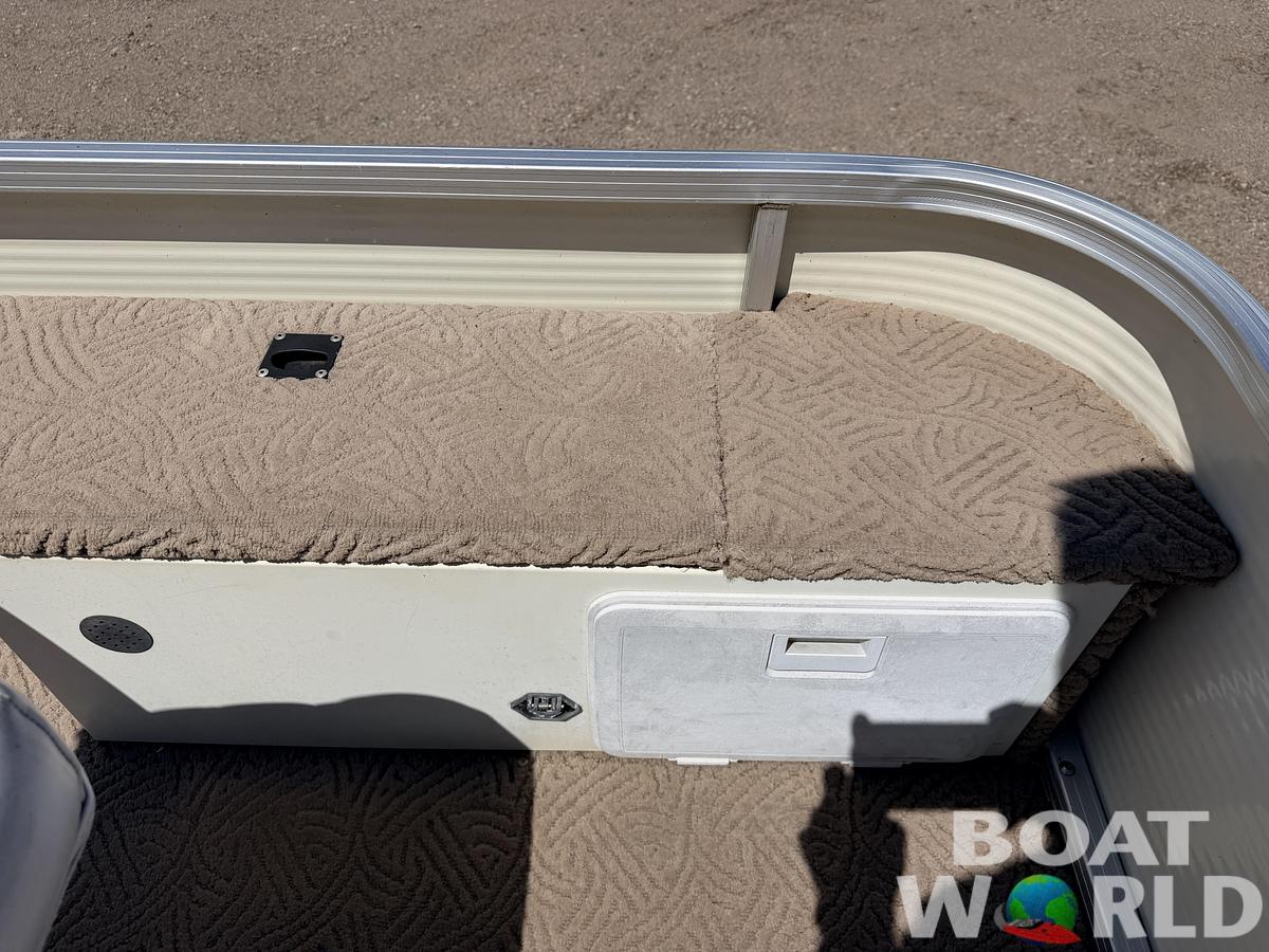 Used 2001 Lowe SunCruiser Trinidad 204 & 50HP Mercury 4Stroke -$11,995