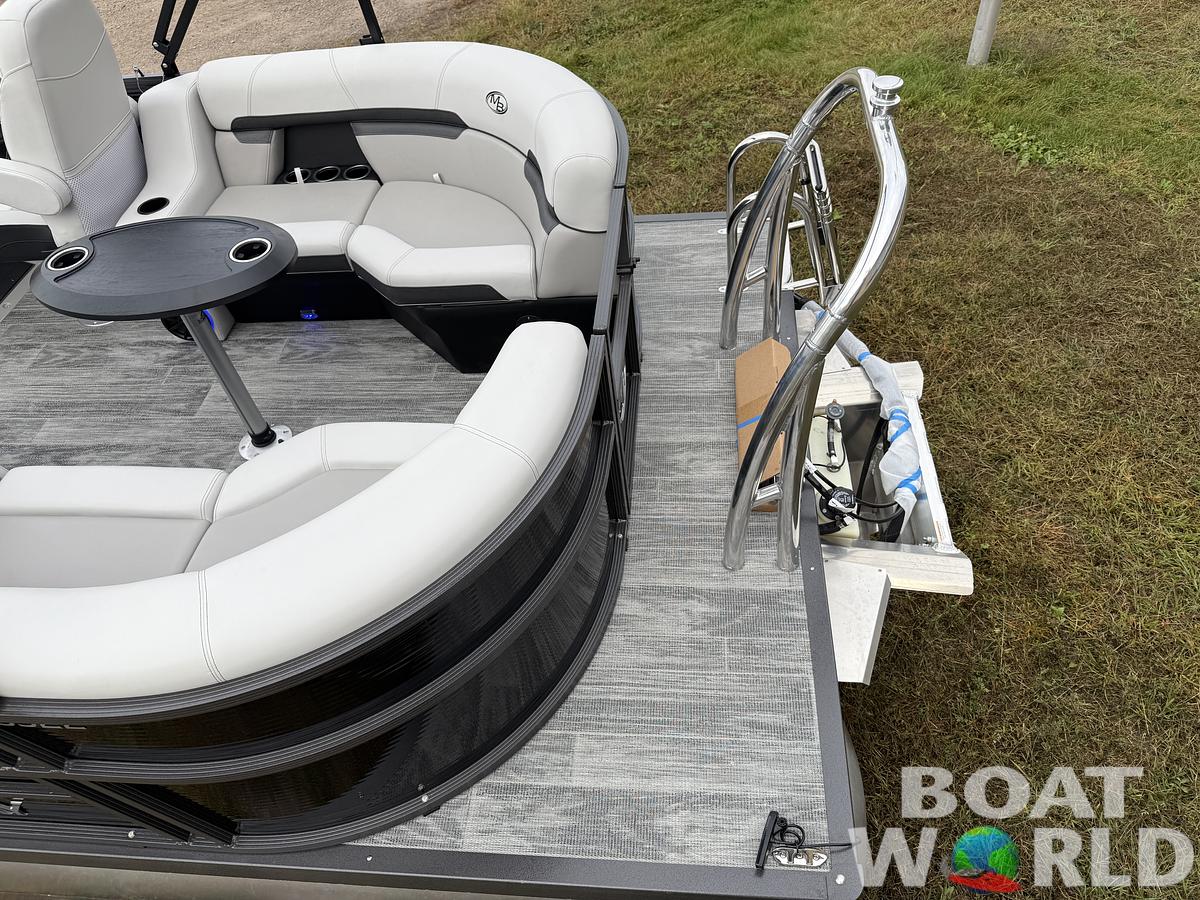 2026 Montego Bay 8522 Quad Lounge Tritoon 