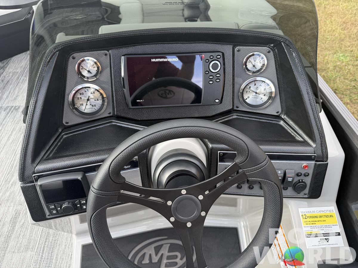 2026 Montego Bay 8522 Swingback Deluxe Pontoon 