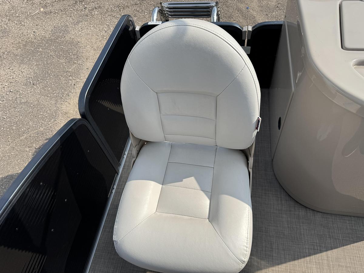 Used 2017 Palm Beach Cast Master 200 Pontoon WITH Sea Legs