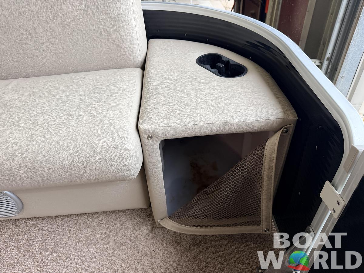 Used 2016 Weeres 220 Cadet Cruise & 90HP Evinrude ETec -17,995