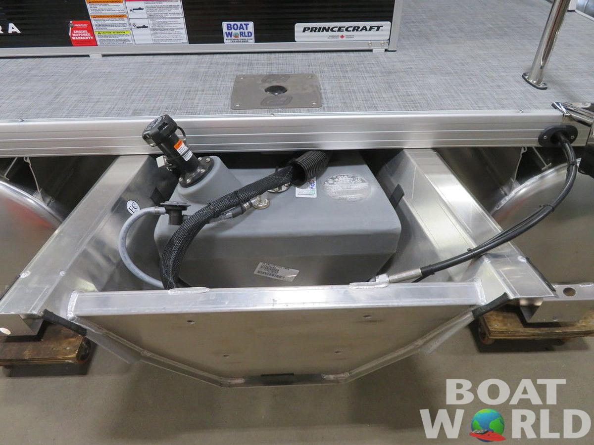 2025 Princecraft Vectra 21 RL Swingback Dinette Pontoon & Mercury 4-Stroke EFI