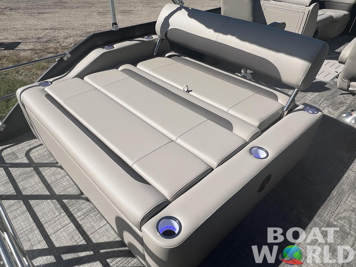 2026 Bentley Pontoons Legacy 223 Swingback Tritoon & Honda 4-Stroke EFI