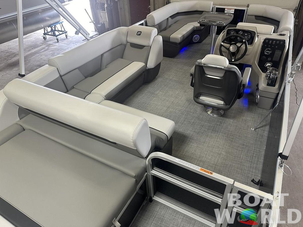 2025 Princecraft Vectra 21 RL Lounge Swingback & Mercury 4-Stroke EFI