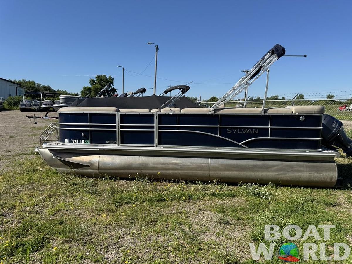 Used 2016 Sylvan 820 Cruise Pontoon