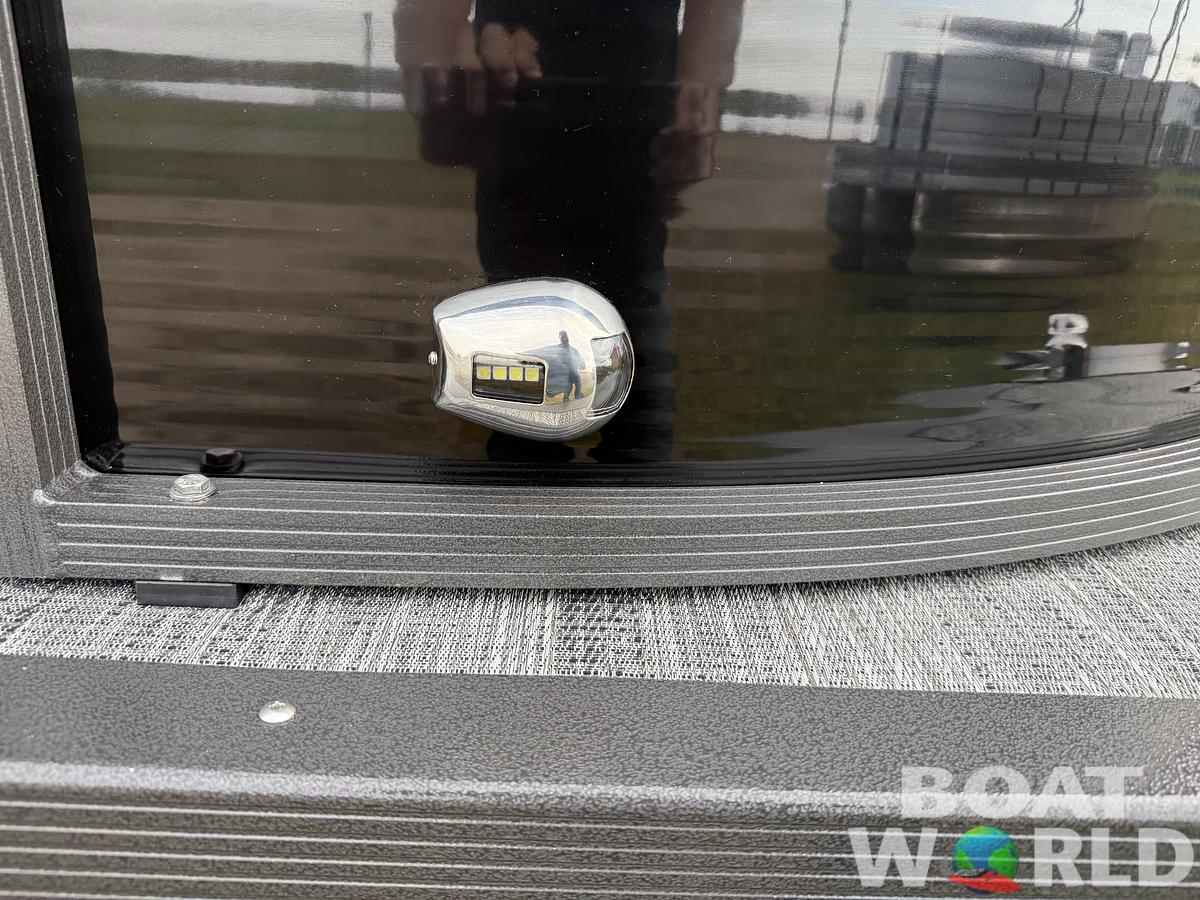 2026 Montego Bay 8522 Quad Lounge Tritoon 