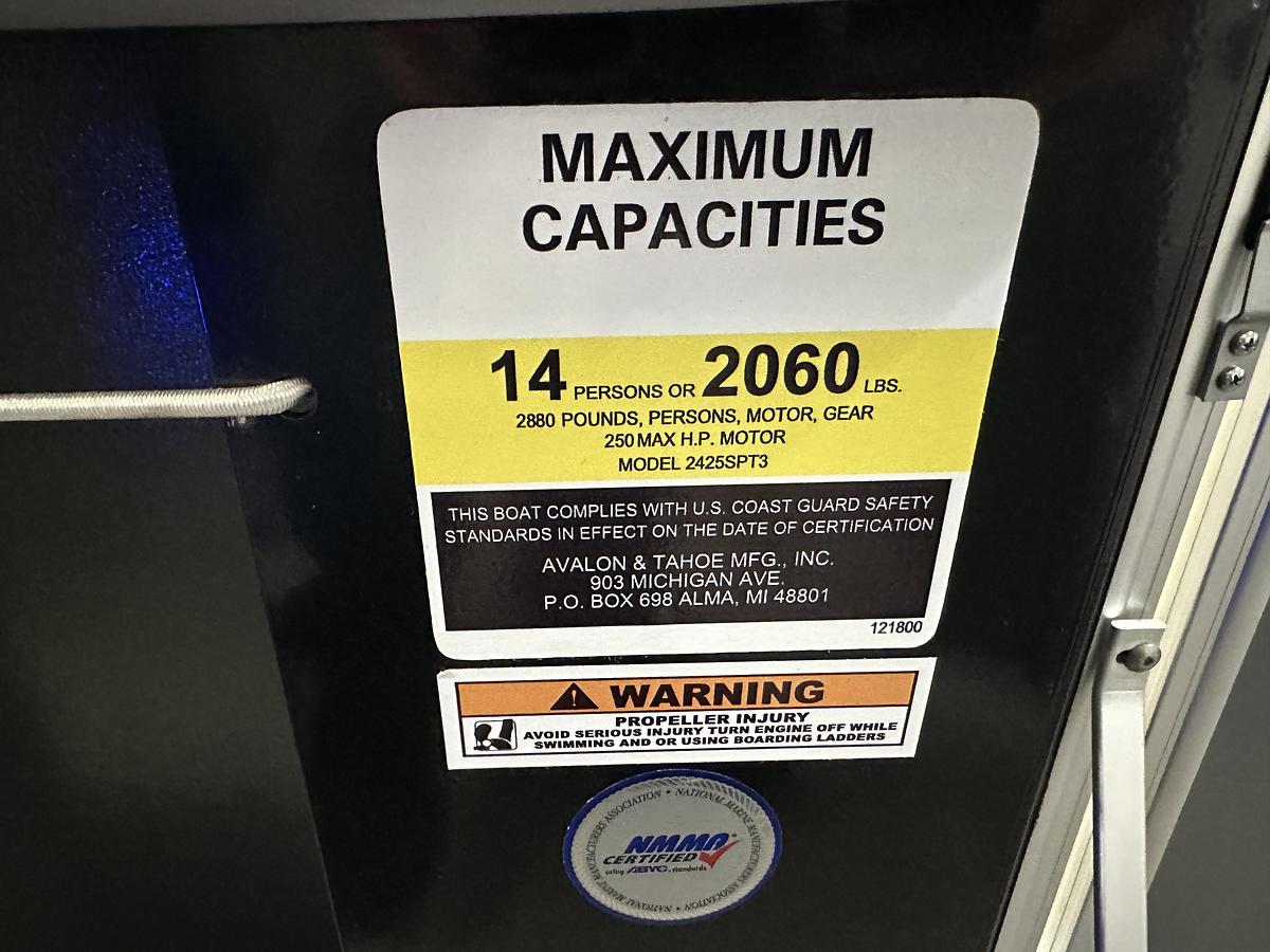 2025 Tahoe Pontoons GEOfish CRF 2585 Tritoon & 225HP Outboard