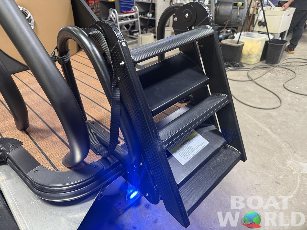 2026 Bentley Pontoons Elite 253 Admiral Quad Lounge Tritoon & 4-Stroke EFI