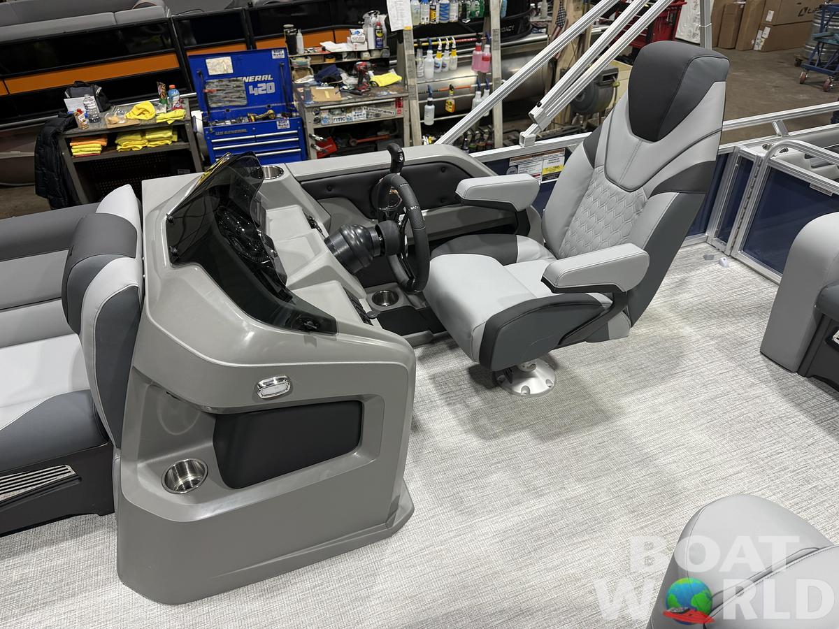 2026 Tahoe LTZ 2385 Swingback (VRB) Pontoon $38995