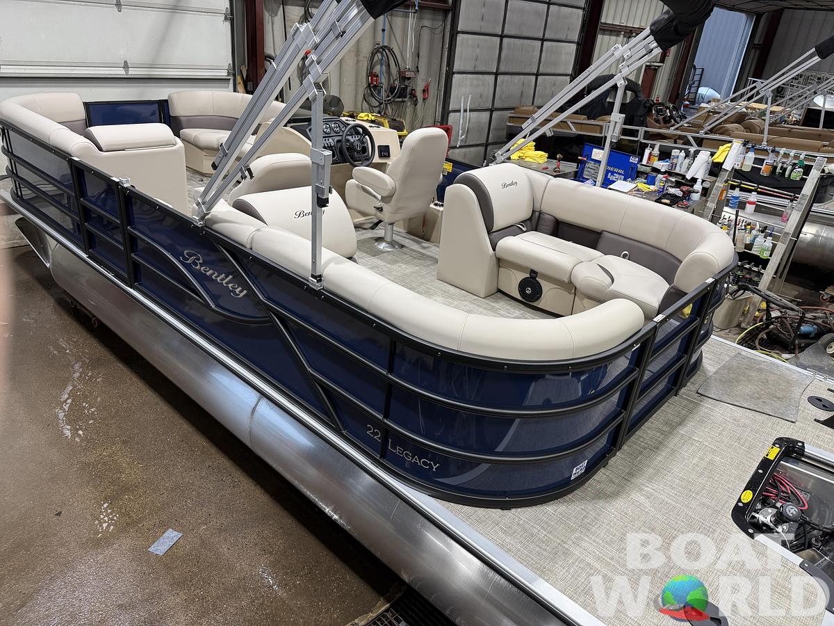 2026 Bentley Legacy 220 Navigator Quad Lounge Pontoon $36995