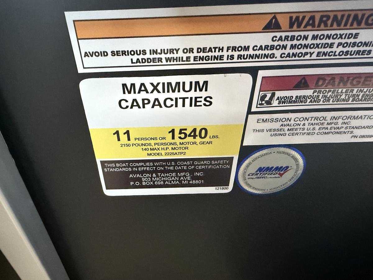 2026 Tahoe Pontoons Sport 2385 Swingback (VRB) & Honda 4-Stroke EFI