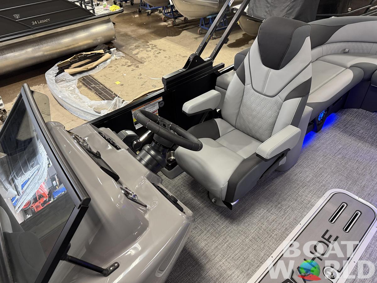 2026 Tahoe LTZ 300HP 2385 Elite Windshield $69995