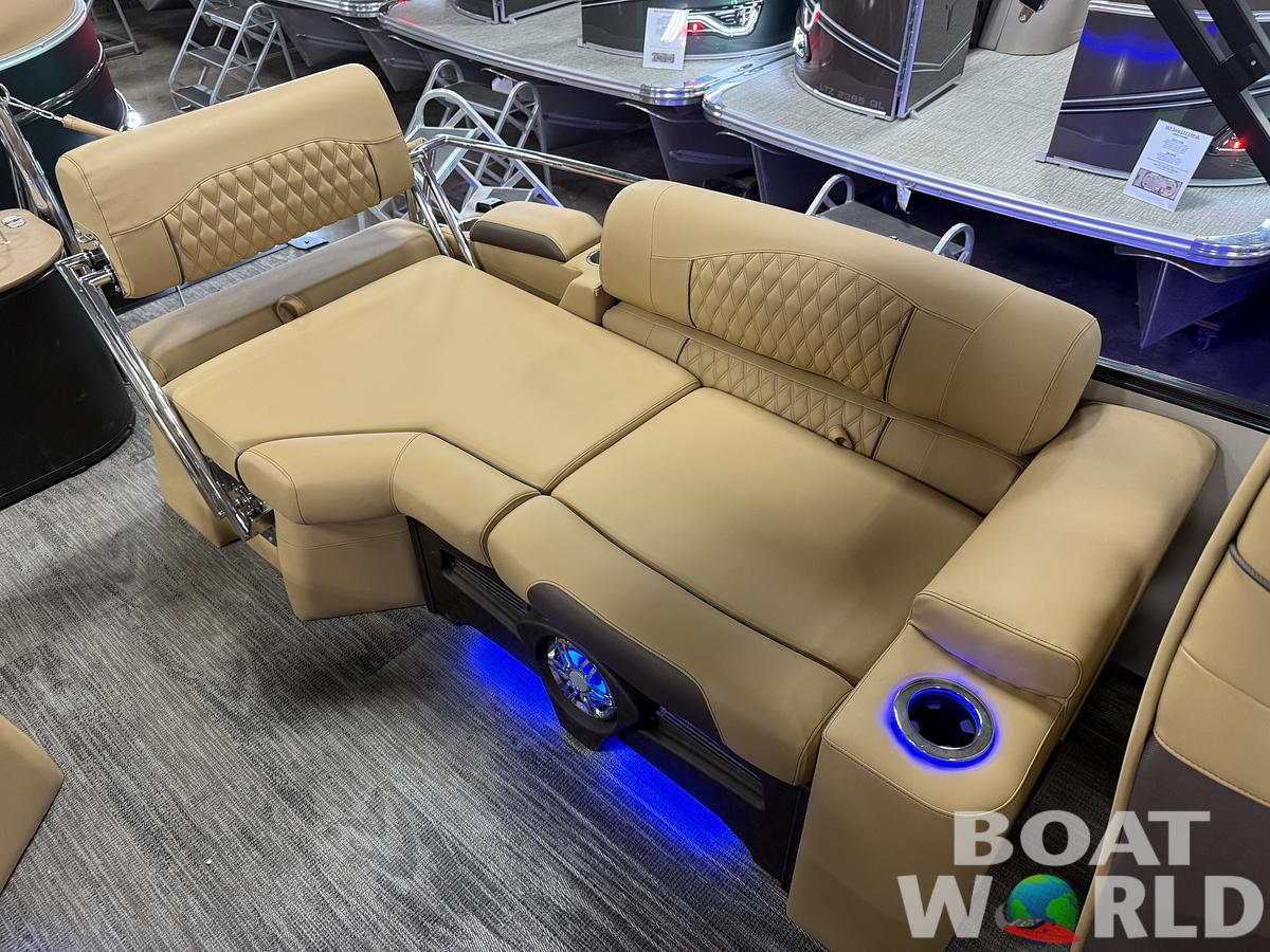 2025 Tahoe Pontoons Cascade 2385 Quad Lounge Shift Windshield Tritoon & 225HP 4-Stroke EFI