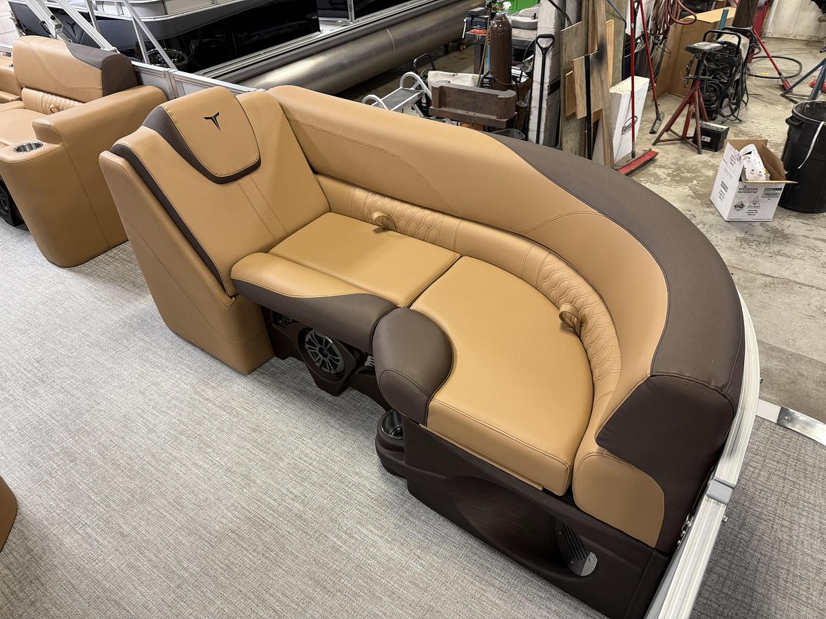 2025 Tahoe Pontoons LTZ 2385 Swingback (VRL) & Honda 4-Stroke EFI