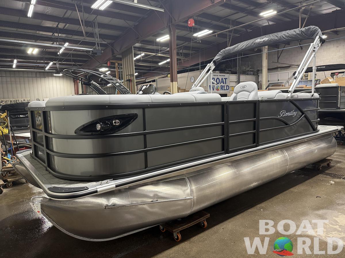 2026 Bentley Pontoons Legacy 220 Navigator Quad Lounge