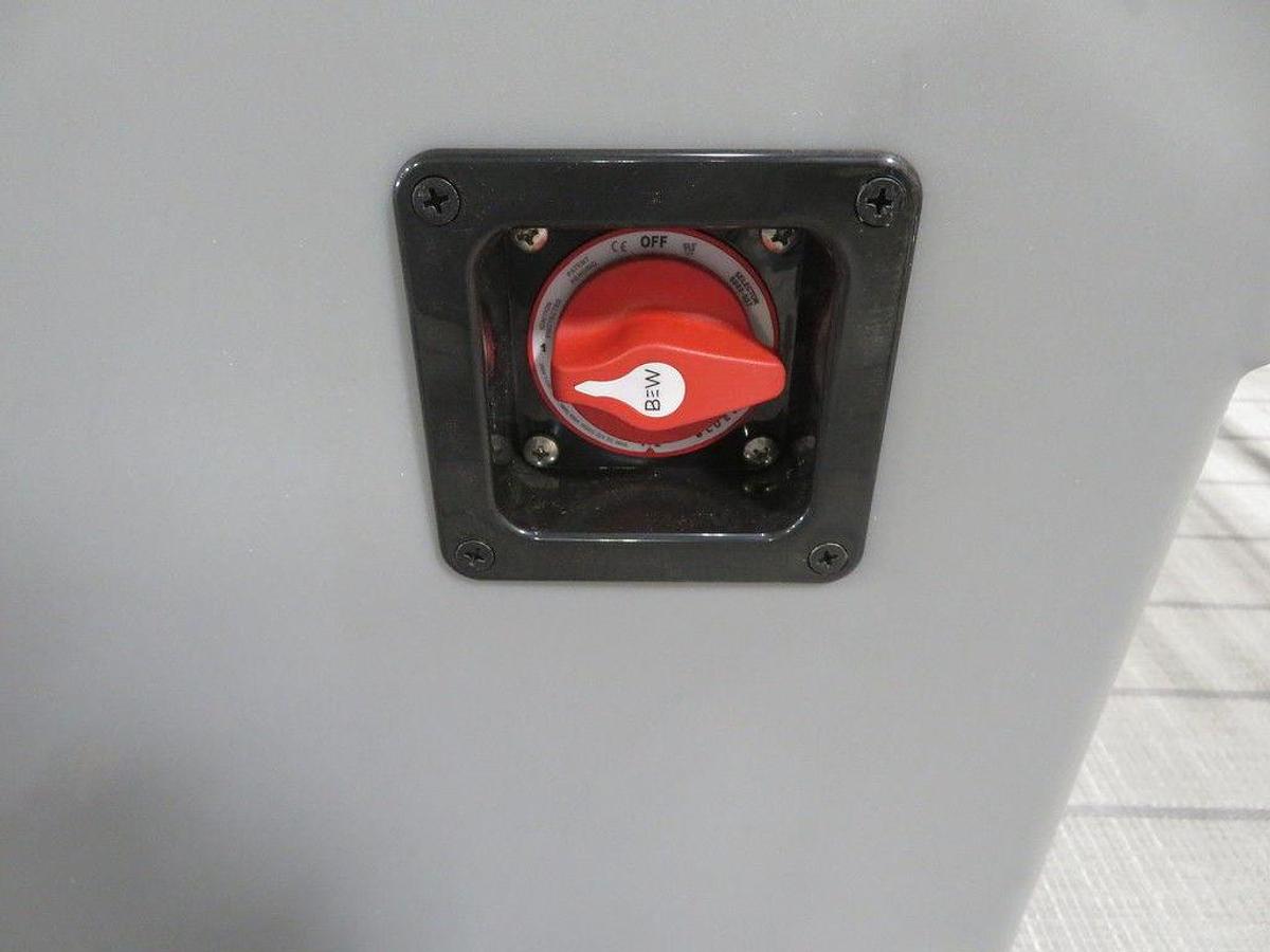 2025 Bentley Pontoons Legacy 223 QSB Swingback Tritoon & Honda 4-Stroke EFI