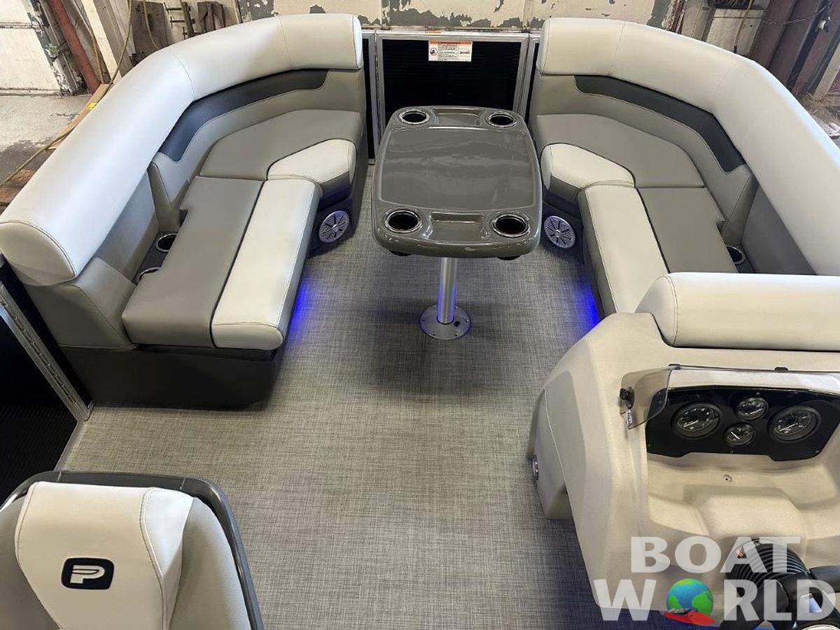 2025 Princecraft Vectra 21 RL Swingback SS Pontoon & Mercury 4-Stroke EFI