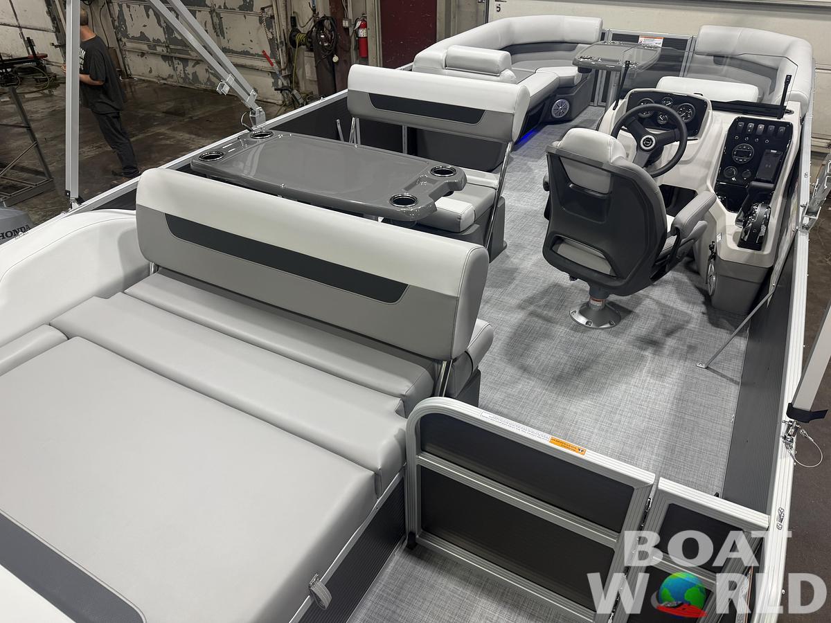 2026 Princecraft Vectra 23 RL Dinette Swingback Pontoon